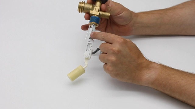 thumbnail video image 2 of Flame King Empty Steel Propane Tank LP Cylinder with OPD Valve & Built-in Gauge, 30 lbs, 2 of 11