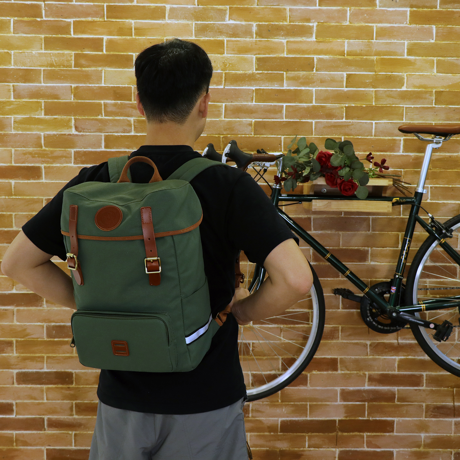 thumbnail video image 2 of TOURBON Cycling Canvas Bicycle Pannier Bike Seat Bag Shoulder Backpack Leisure Daily School Bag Green Outdoor Riding Women Men, 2 of 11