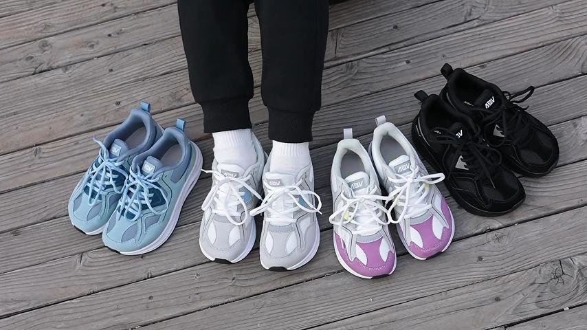 thumbnail video image 2 of JOYFON Wide Toe Box Shoes for Women Arch Support Walking Tennis Sneakers Orthotic Leather Shoes for Bunions, Plantar Fasciitis PurpleGrey Size 7, 2 of 7