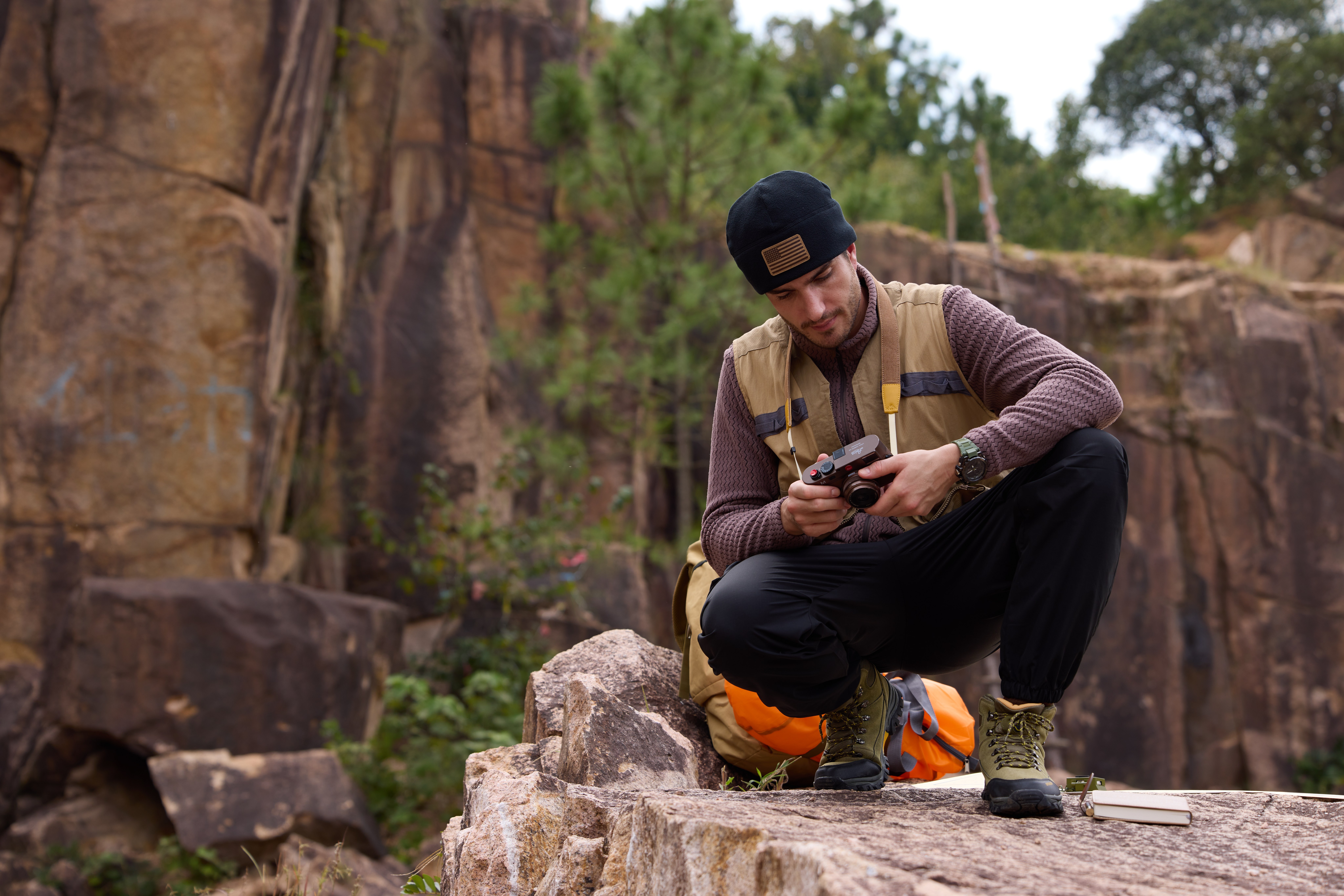 thumbnail video image 2 of Ohebi Unisex Warm Zip Cardigan Casual Knit Zipper Sweater Soft Long Sleeve Jacket for Everyday Wear, Travel & Layering, 2 of 6