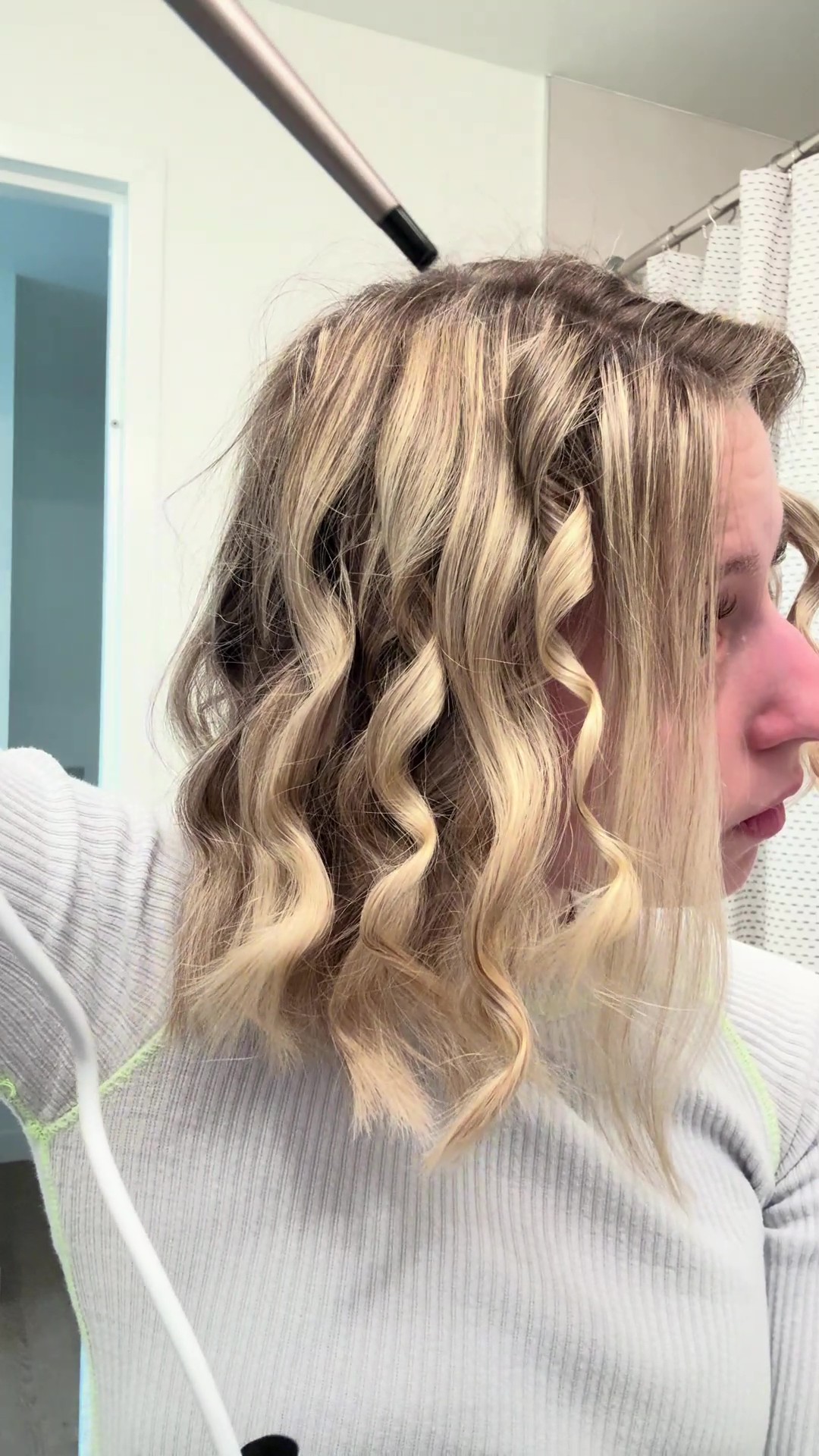 thumbnail video image 2 of Hair Curling Wand Tapered barre9-19mm, Dual Voltage Curling Wand for Long Hair, 2 of 7