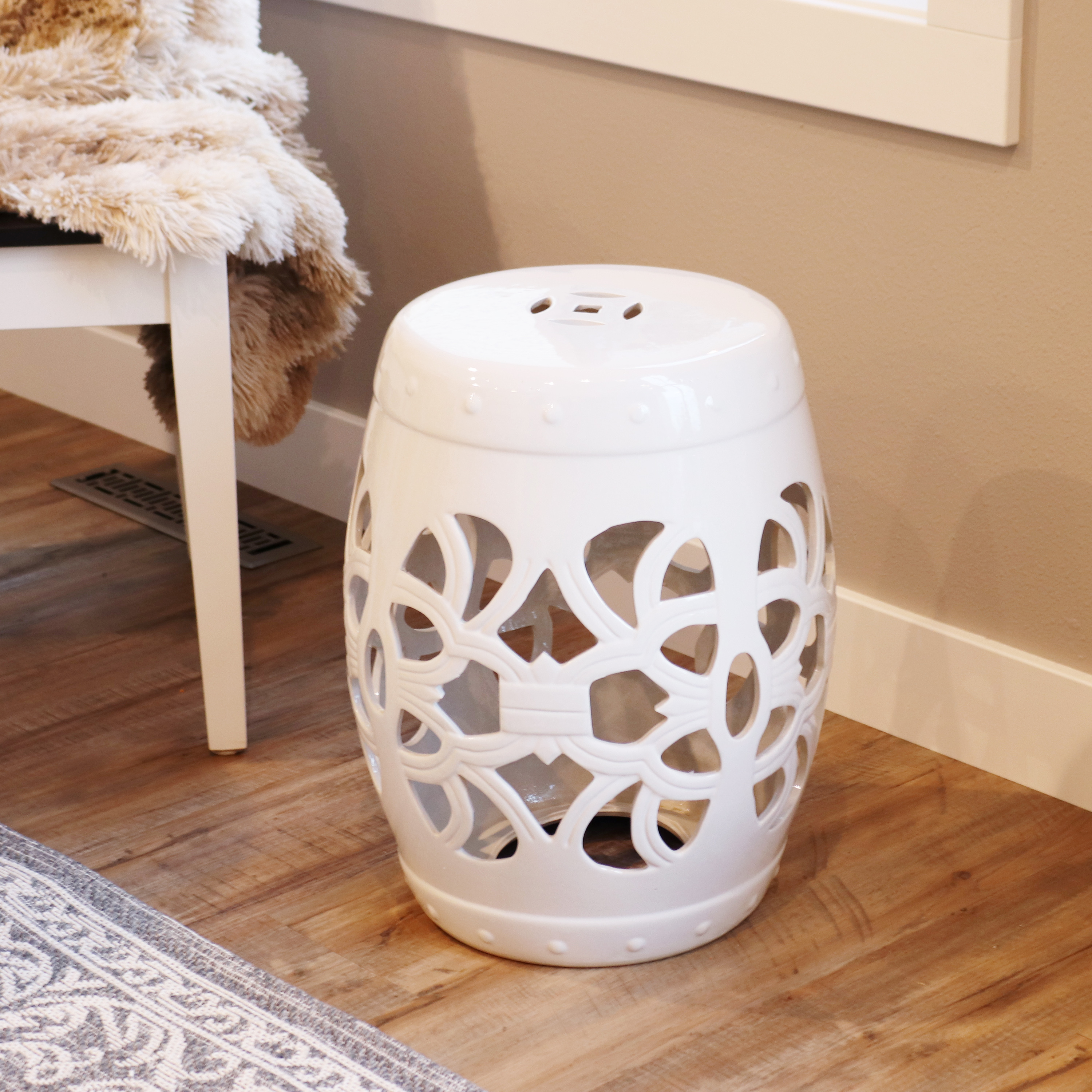 thumbnail video image 2 of Sunnydaze Knotted Quatrefoil 18" Ceramic Garden Stool Side Table, White, 2 of 12