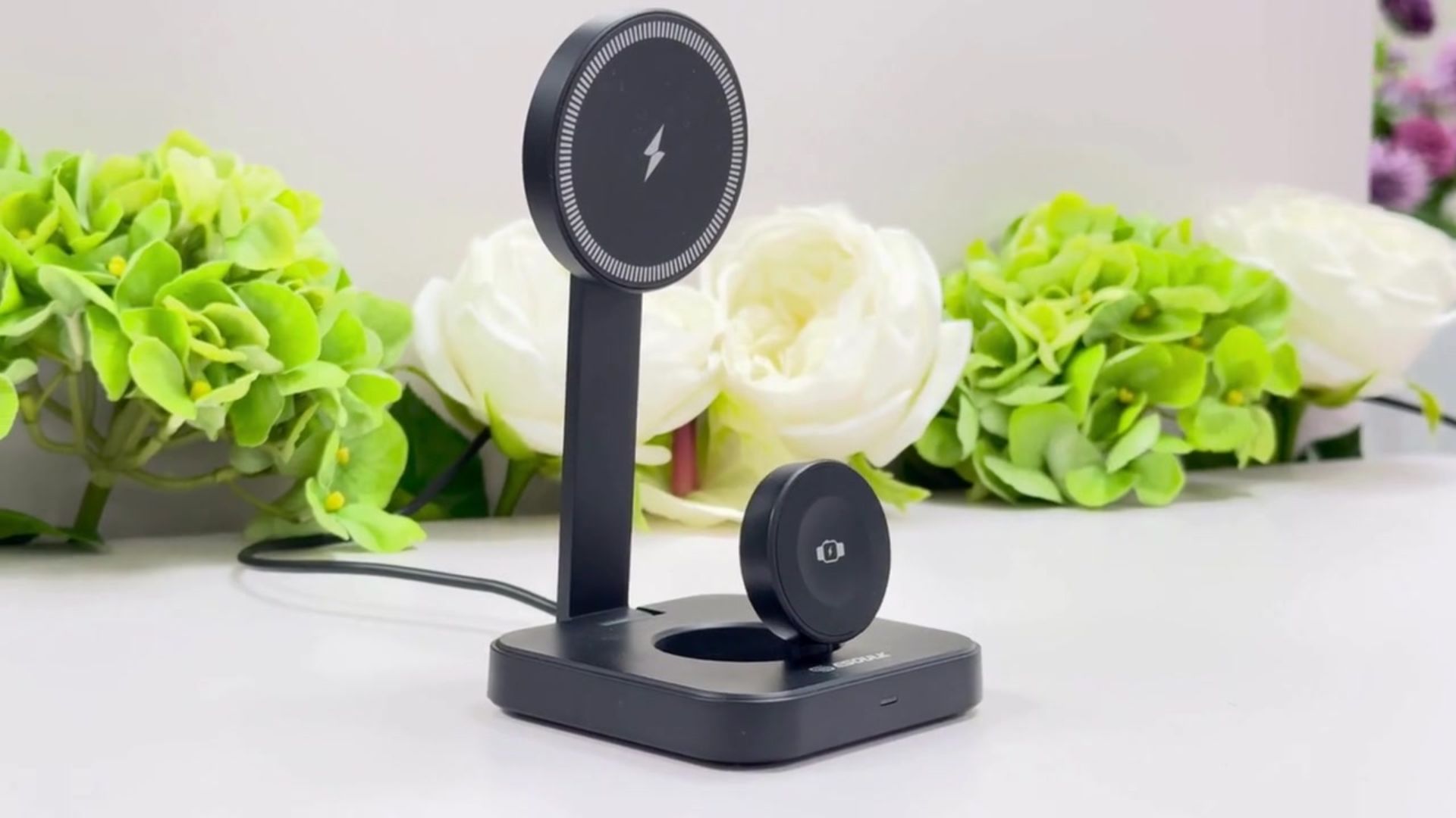 thumbnail video image 2 of Esoulk 2-In-1 15W Compact Portable Foldable Magnetic Wireless Charger For iPhone and Apple Watch, 2 of 10
