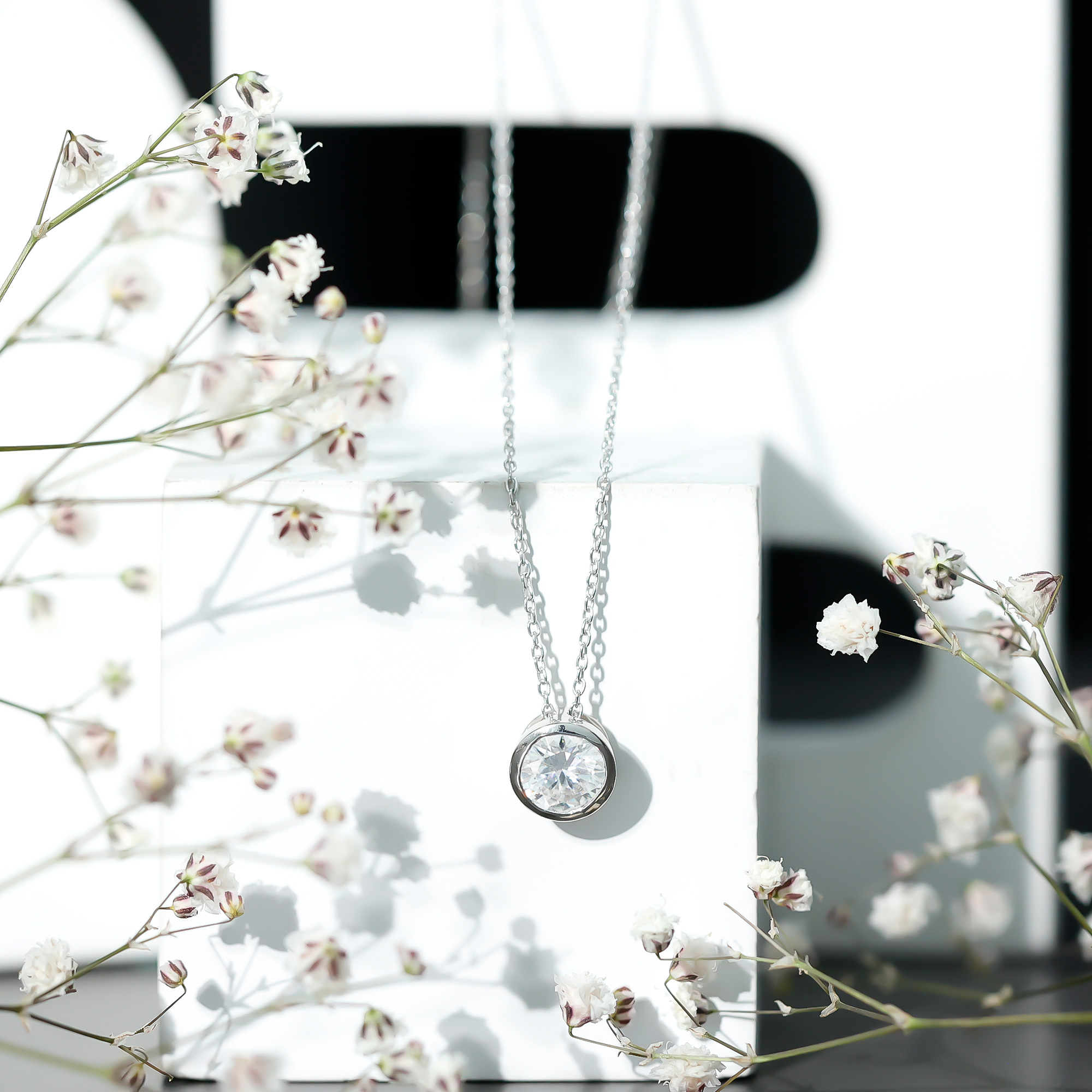 thumbnail video image 2 of Rosec Jewels Lab Diamond Solitaire Necklace 1 Ct - Bezel Set Diamond Necklace Circle 7 mm (Ef-Vs Grade) - Anniversary Gift, 14K Yellow Gold, 2 of 8