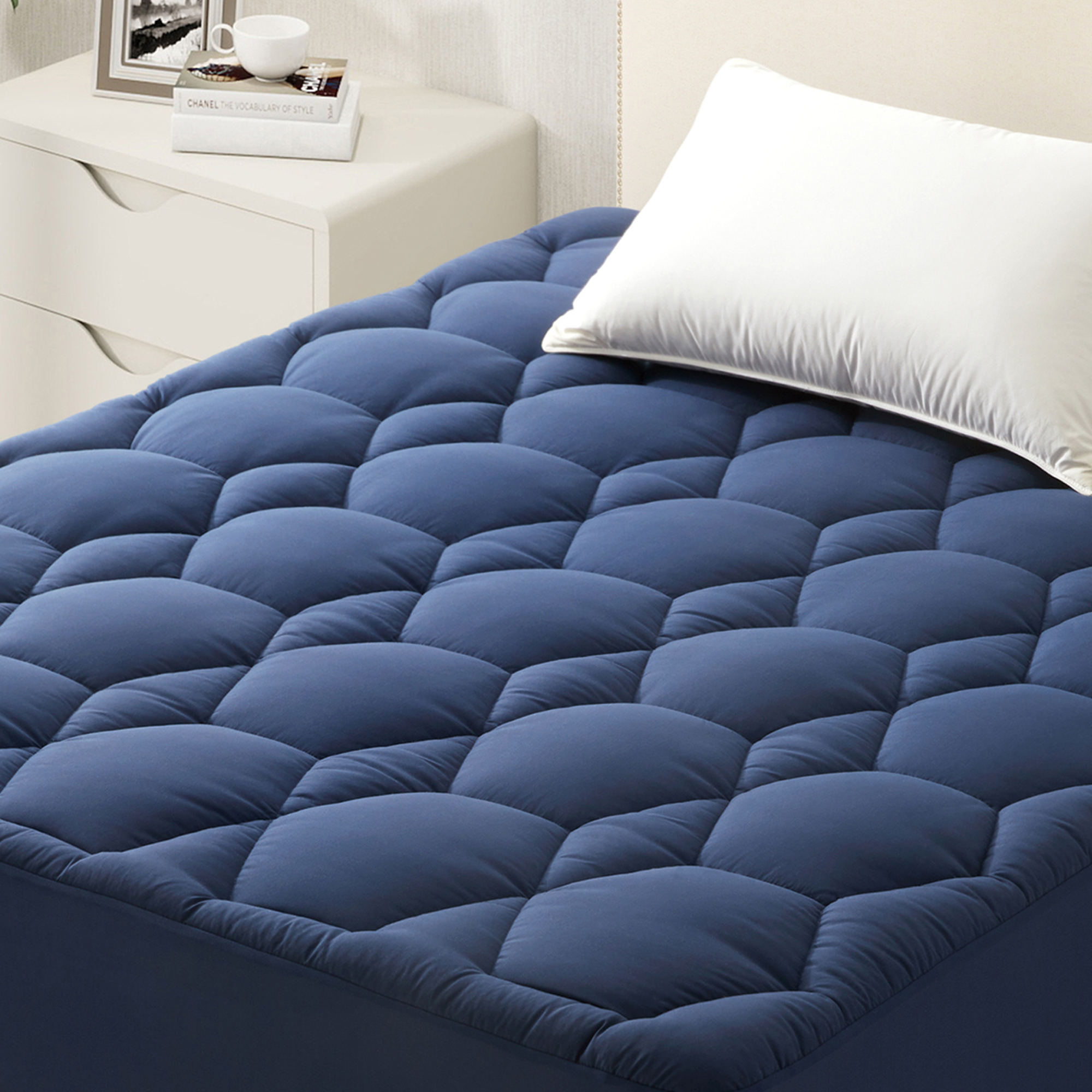 thumbnail video image 2 of WQSPRING Mattress Topper & Protector 2-in-1, 8-21"Deep Pocket Warm Mattress Pad Pillow Top, 600GSM Quilted Fitted Cover for Back Pain Relief, Breathable & Machine Washable (Blue, Full), 2 of 9