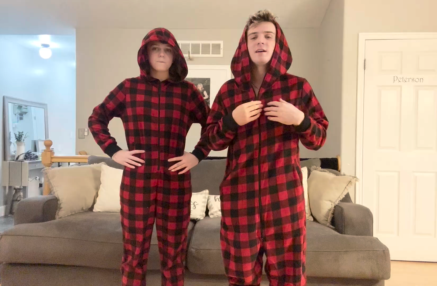 thumbnail video image 2 of ANLIQI Couples Matching Christmas Pajamas Sets Hooded Fleece Zipper Plaid Pjs Set Union Suits Soft Warm Jumpsuit(Mens, DR, XL), 2 of 8