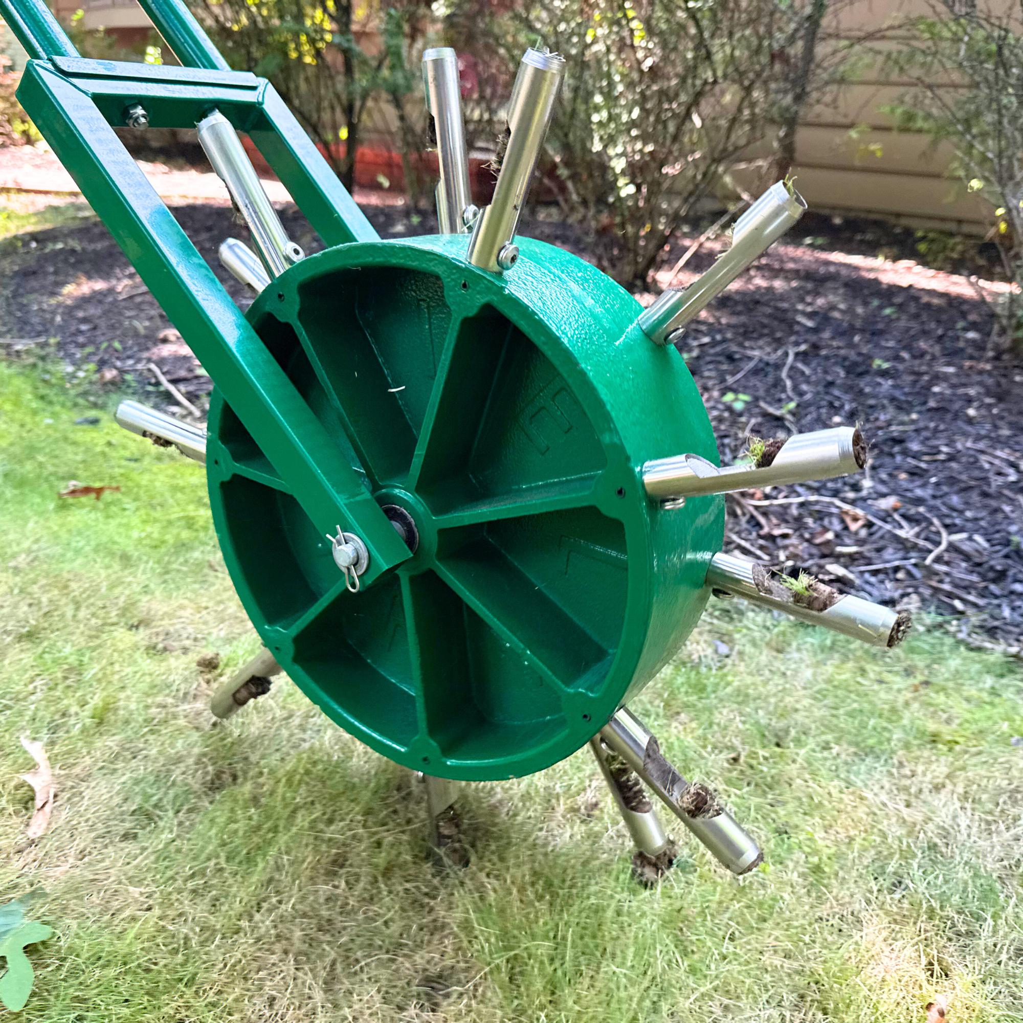 Landzie AeroCore Duo Rolling Lawn Aerator – Manual Core Plug