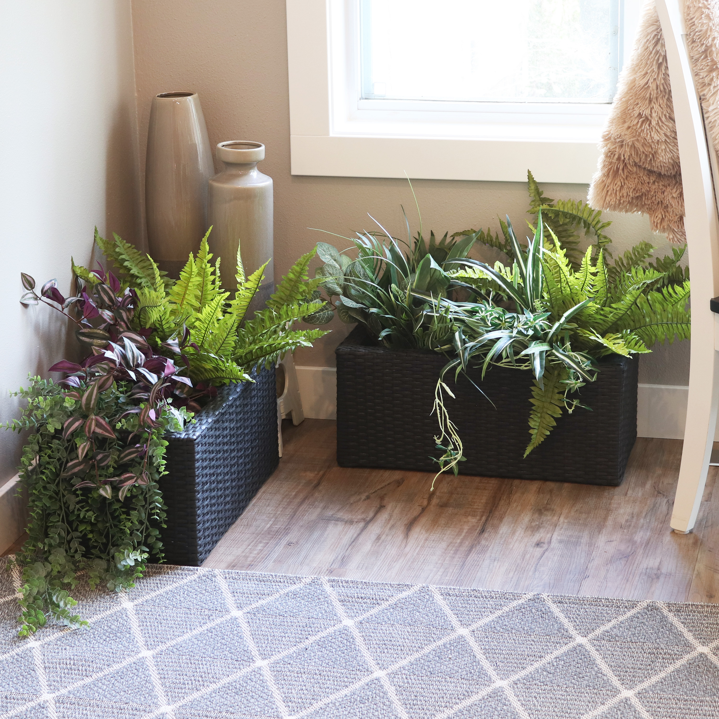 thumbnail video image 2 of Sunnydaze 21.5" x 11.5" x 9.25" Rectangle Black Polyrattan 2-Section Indoor Planter 2-Count, 2 of 10