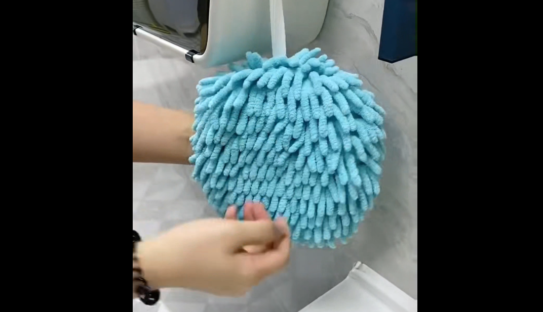 thumbnail video image 2 of MEETSWEET Soft Absorption Chenille Bath and Hand Towels, 2 Pieces (Purple), 2 of 8