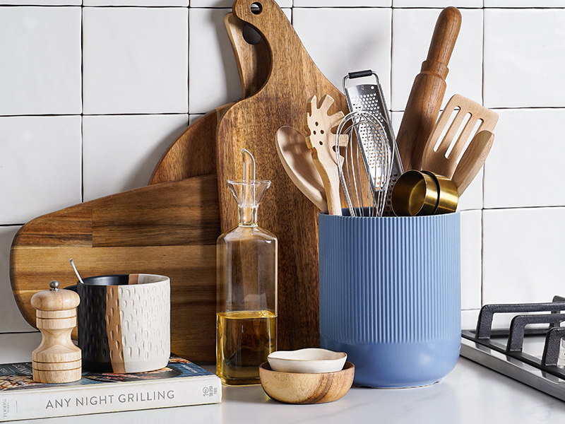 thumbnail video image 2 of LE TAUCI 2-Pack Utensil Holders, 7.3"+5.4" Ceramic Crocks for Kitchen Storage, Dusty Blue Kitchen Utensil Holders, 2 of 8