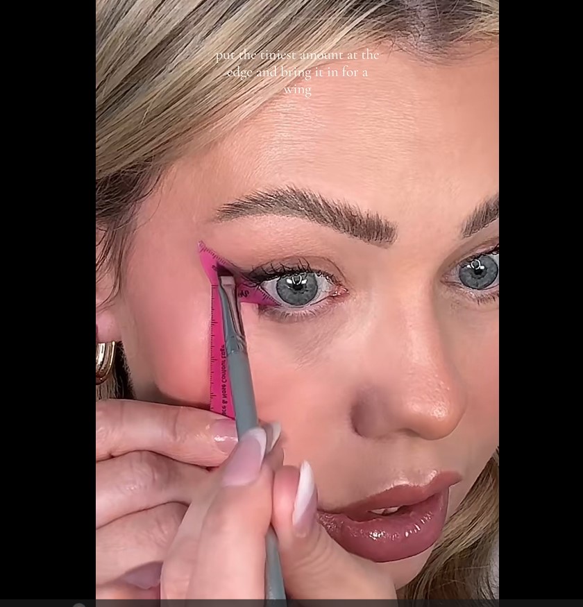 thumbnail video image 2 of Vertex Beauty Angled Eyeliner Brush Slanted Small Makeup Brush Thin Pencil Winged Gel Liquid Liner For Clean Lines Fine Wing Flat Firm Angle Edges Sexy Cat Eyes Black Eyebrow Sharpener Eyeshadow Brown, 2 of 9