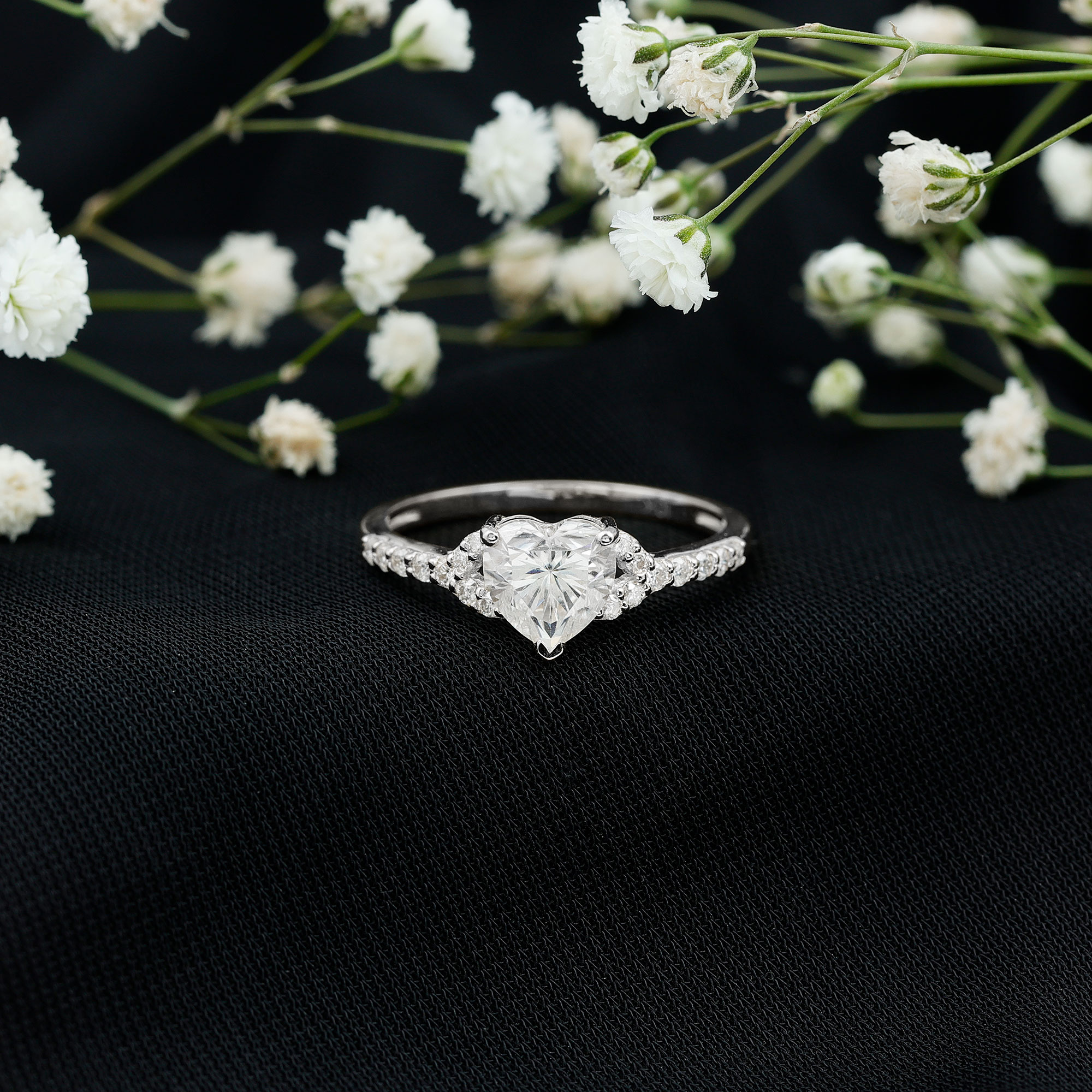 thumbnail video image 2 of Rosec Jewels Moissanite Heart Engagement Ring for Women (1 Carat, 7 mm, D-VS1 Quality) - Heart Ring with Jewelry Box, 10K Yellow Gold, US 4.00, 2 of 8