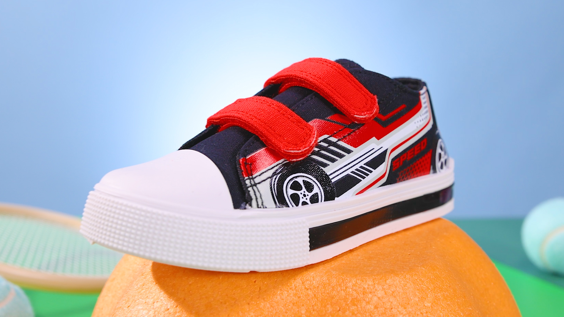 thumbnail video image 2 of EUXTERPA Colorful Girls Sneakers Light Up Flashing Shoes Kids Casual Sneakers with Hook and Loop, Toddler Size 7, 2 of 7