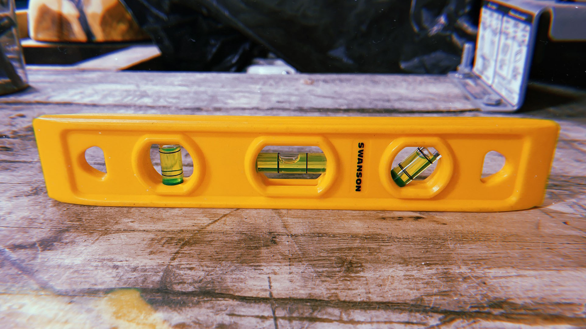 thumbnail video image 2 of Swanson TL001 9-inch Speedlite Torpedo Level, 2 of 11