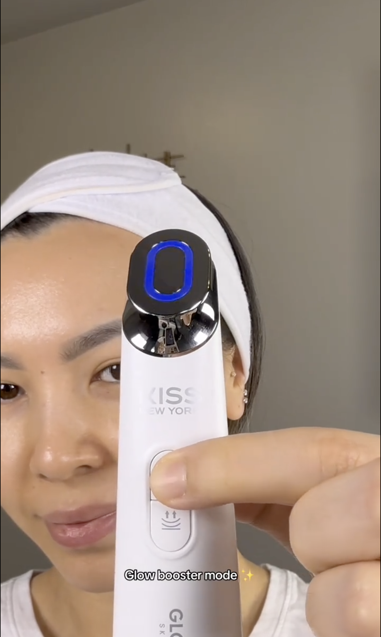 thumbnail video image 2 of KISS NEW YORK GLOWNIC27 Facial Beauty Device, Microcurrent Glass Glow Skin Booster for Enhancing Korean Skin Care Absorption and Ability to Lift, Improves Hydration Barrier, Elasticity, Even Tone, 2 of 9