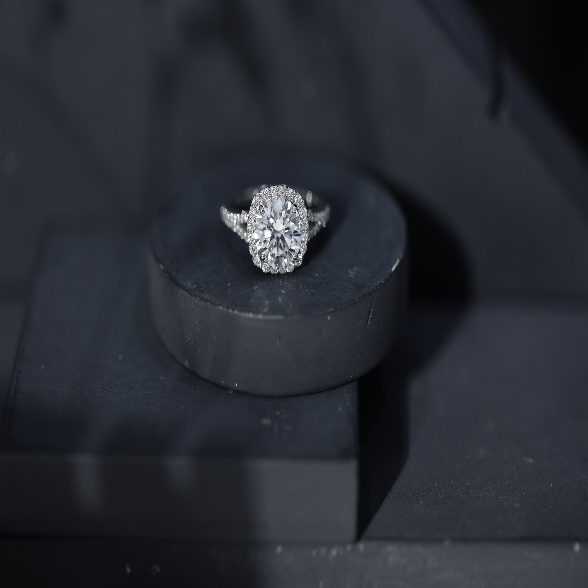 thumbnail video image 2 of Rosec Jewels IGI Certified Lab Grown Diamond Engagement Ring 3 Carat - E-VS1 Quality Diamond Halo Ring for Women, 10K Yellow Gold, US 11.00, 2 of 9