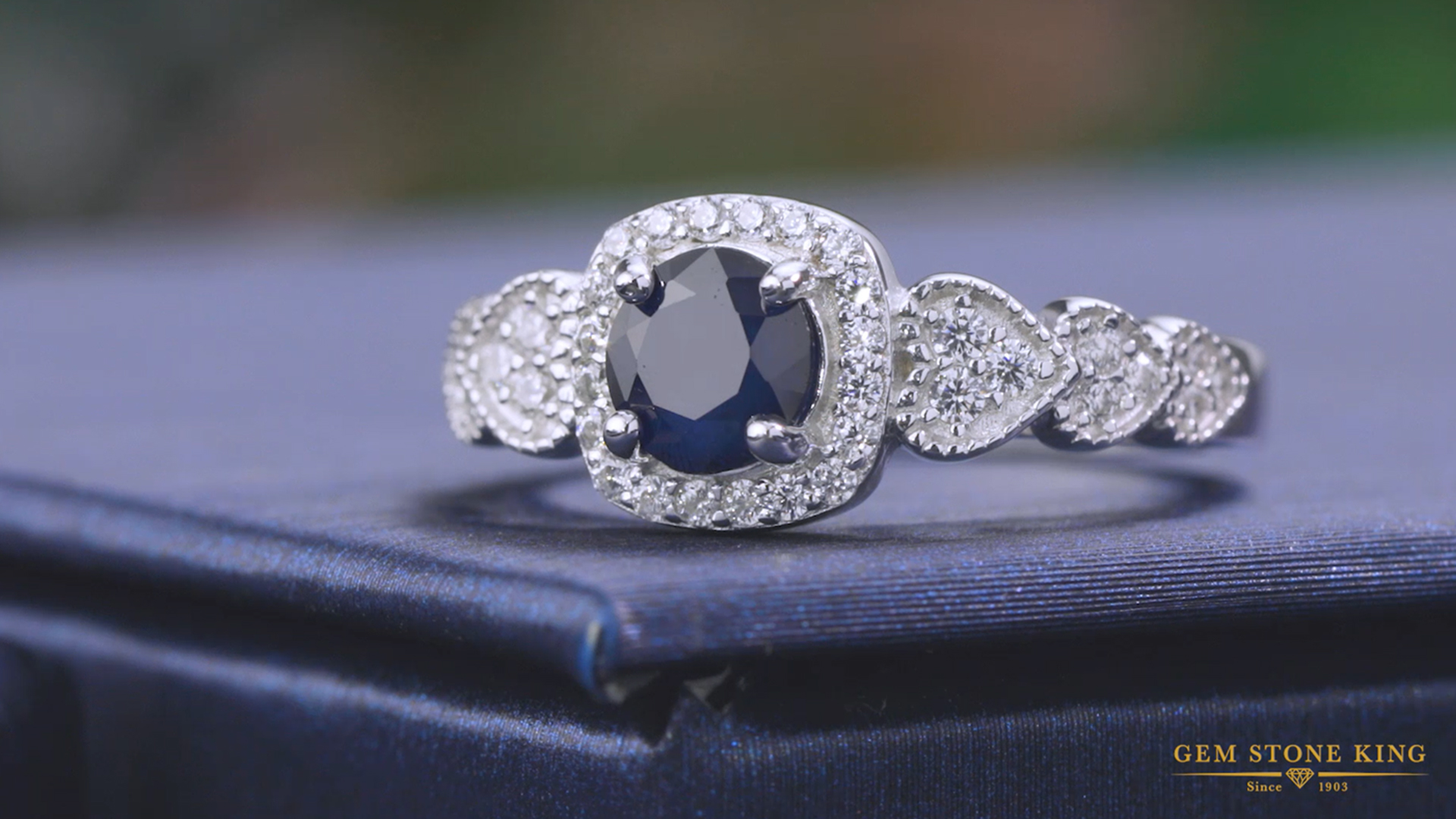 thumbnail video image 2 of Gem Stone King 925 Sterling Silver Green Peridot Engagement Ring for Women (1.17 Cttw, Round 6MM, Gemstone Birthstone, Available in Size 5, 6, 7, 8, 9), 2 of 6