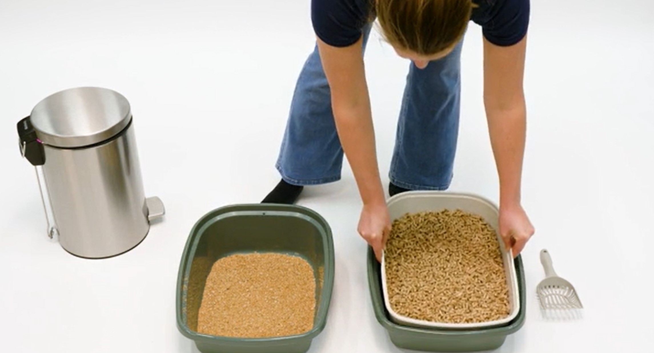 thumbnail video image 2 of Vibrant Life Sifting Cat Litter Box, 3-Piece Set, 2 of 7