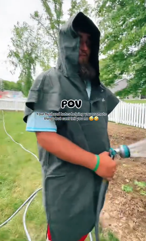 thumbnail video image 2 of Tirrinia Surf Poncho Changing Robe with Hood, Absorbent Quick Dry Microfiber Wetsuit Changing Towel with Pocket for Surfing Men Women, 2 of 9