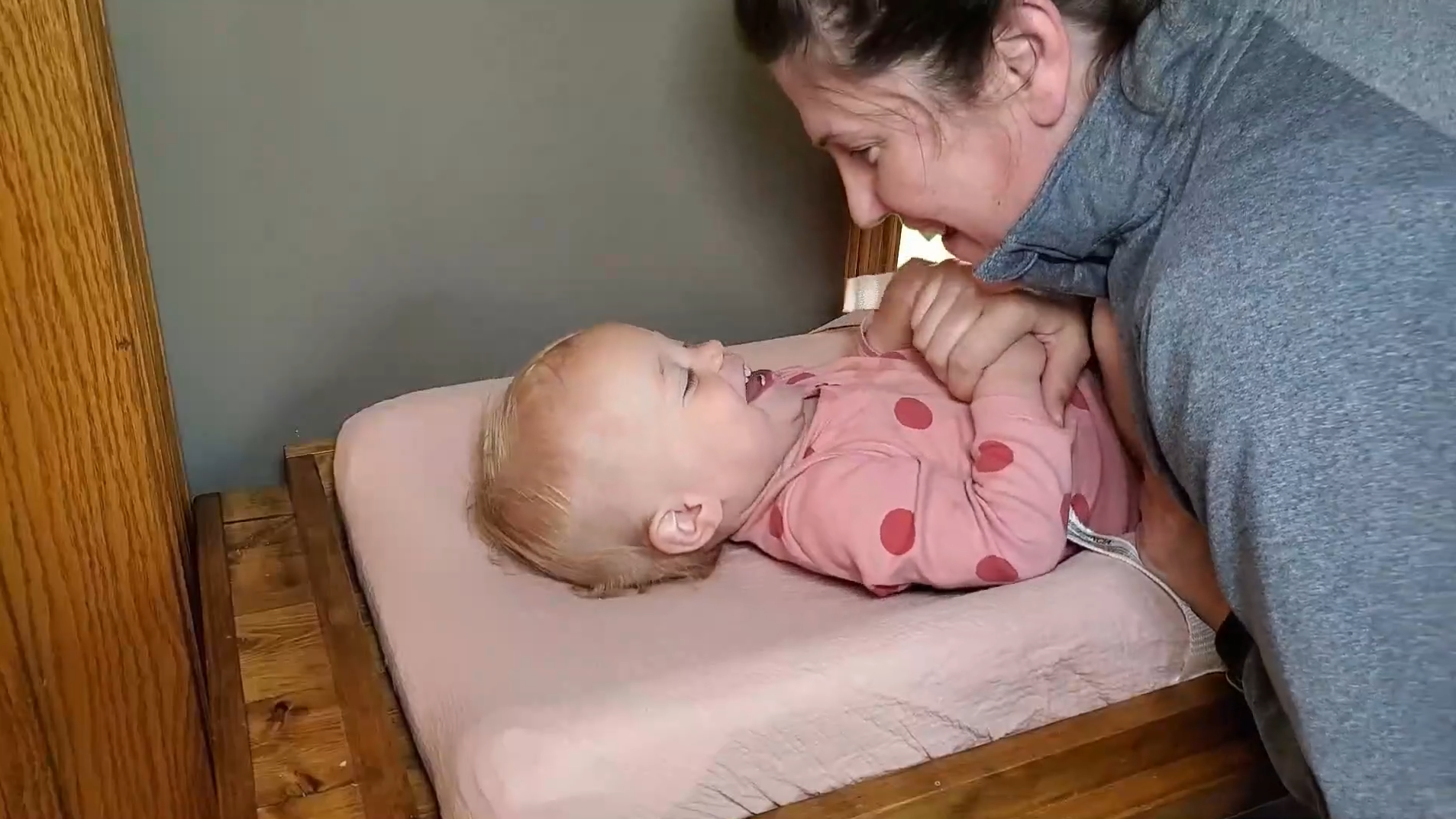 thumbnail video image 2 of Beavtaens Muslin Changing Pad Cover, Solid Color, 100% Cotton, Washable, 3-Pack, for 0-2 Years Infant Boys Girls (Blue), 2 of 7