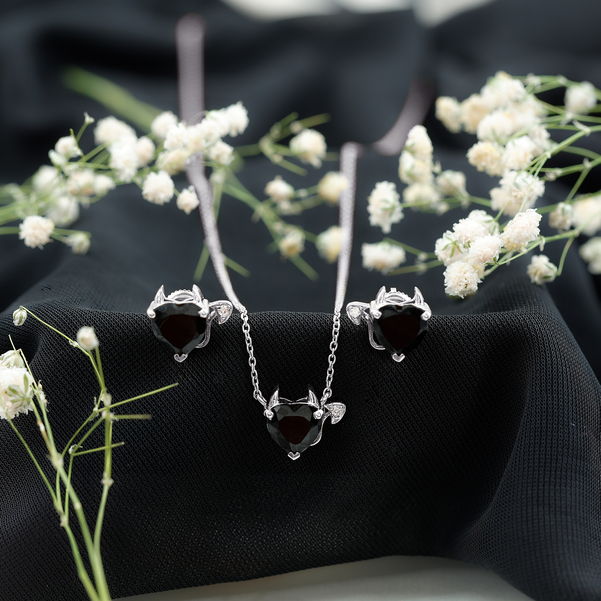 thumbnail video image 2 of Rosec Jewels Gothic Heart Jewelry Set with Lab Grown Black Diamond and Moissanite (8 mm), 18K Yellow Gold, 2 of 8