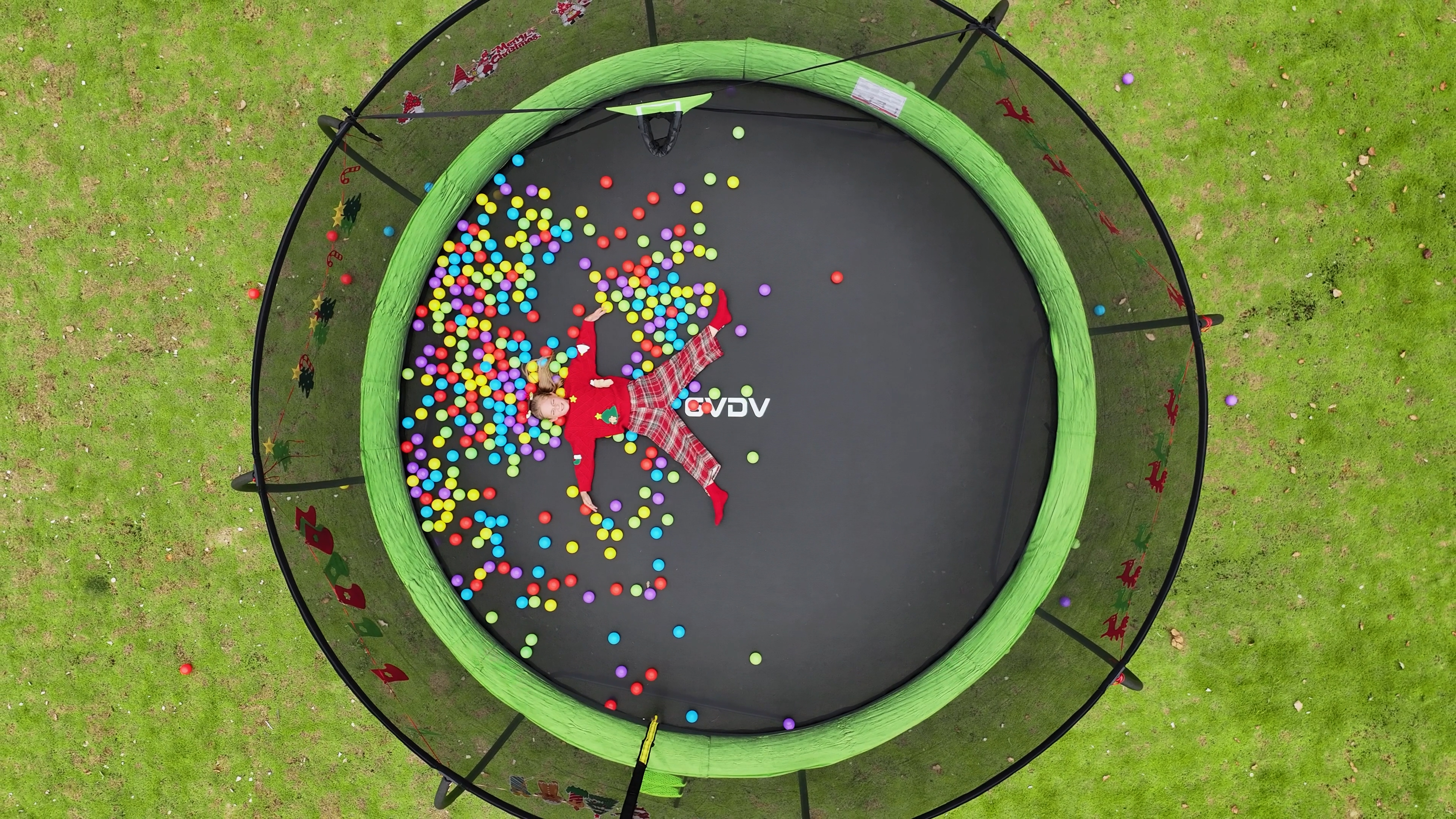 thumbnail video image 2 of GVDV Outdoor Trampoline, 12' Backyard Recreational Pumpkin Trampoline for Kids, 2 of 10