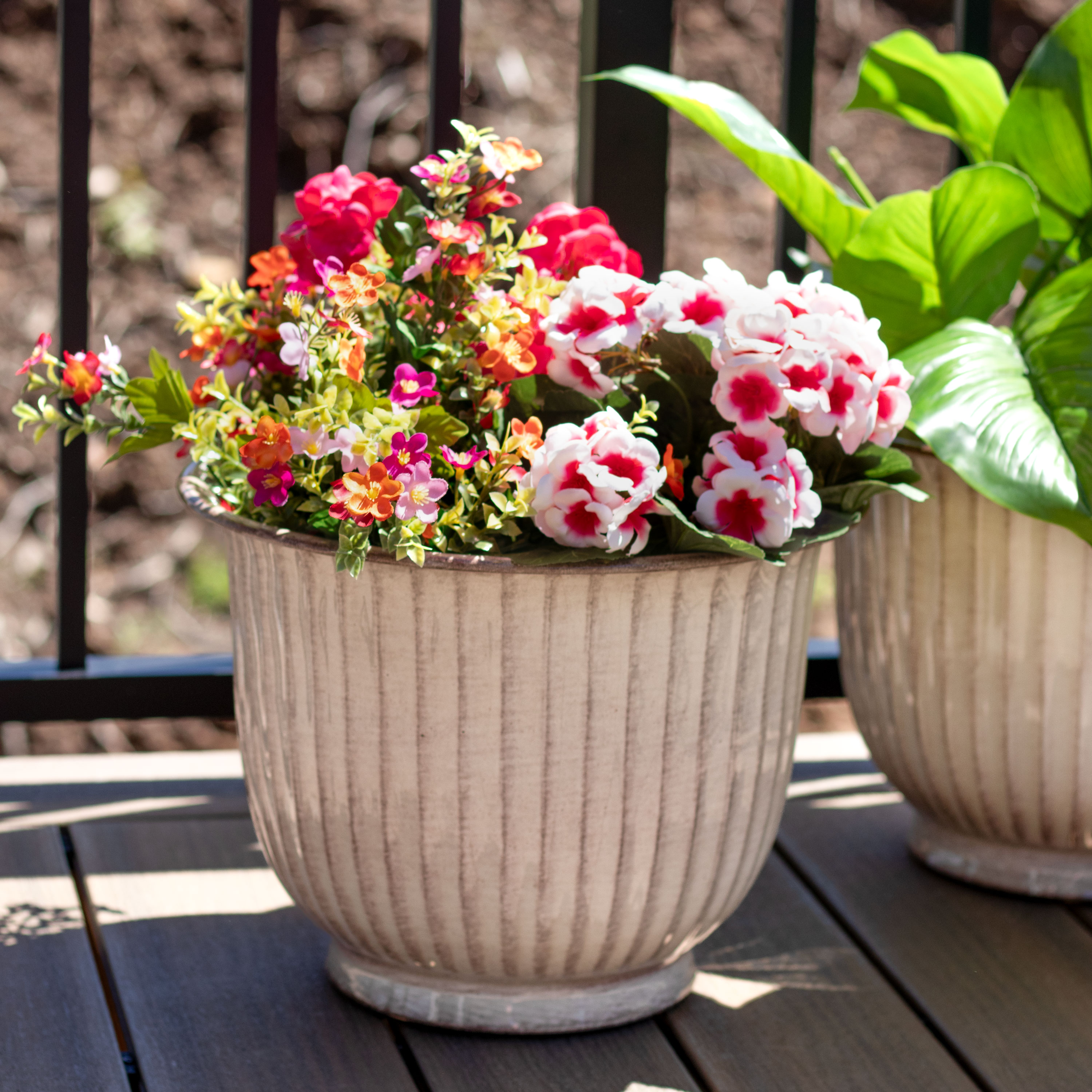 thumbnail video image 2 of Sunnydaze Carlotta 14.75" x 14.75" x 11.25" Round White Metal Outdoor Planter 4-Count, 2 of 8