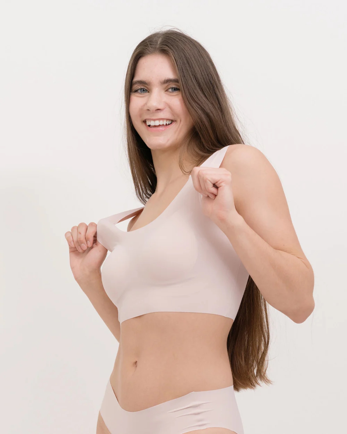 thumbnail video image 2 of Coobie Invisible Scoop Wireless Bra 2.0 801N - Seamless Comfort Bra for Women - No Show, Light Support, Soft Stretch Fabric, Pink, Medium Size, 2 of 8