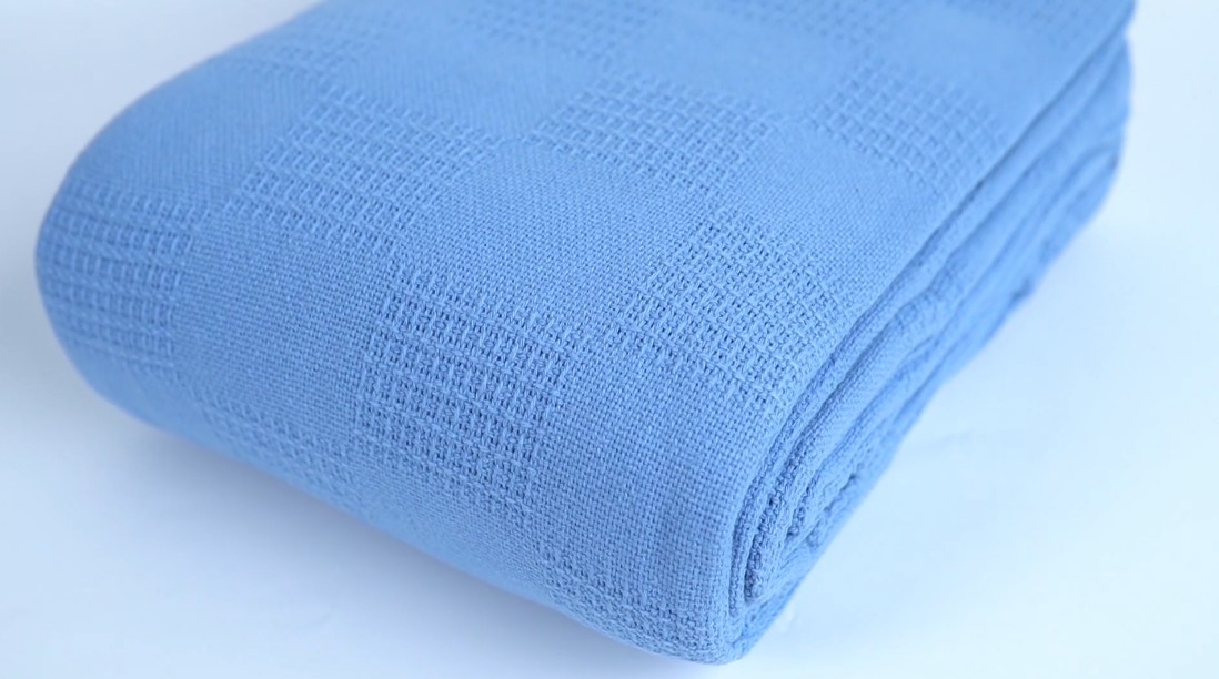 thumbnail video image 2 of Linteum Textile Hospital Thermal SNAGLESS Spread Blanket, 100% Cotton (74x100 in, Blue), 2 of 10