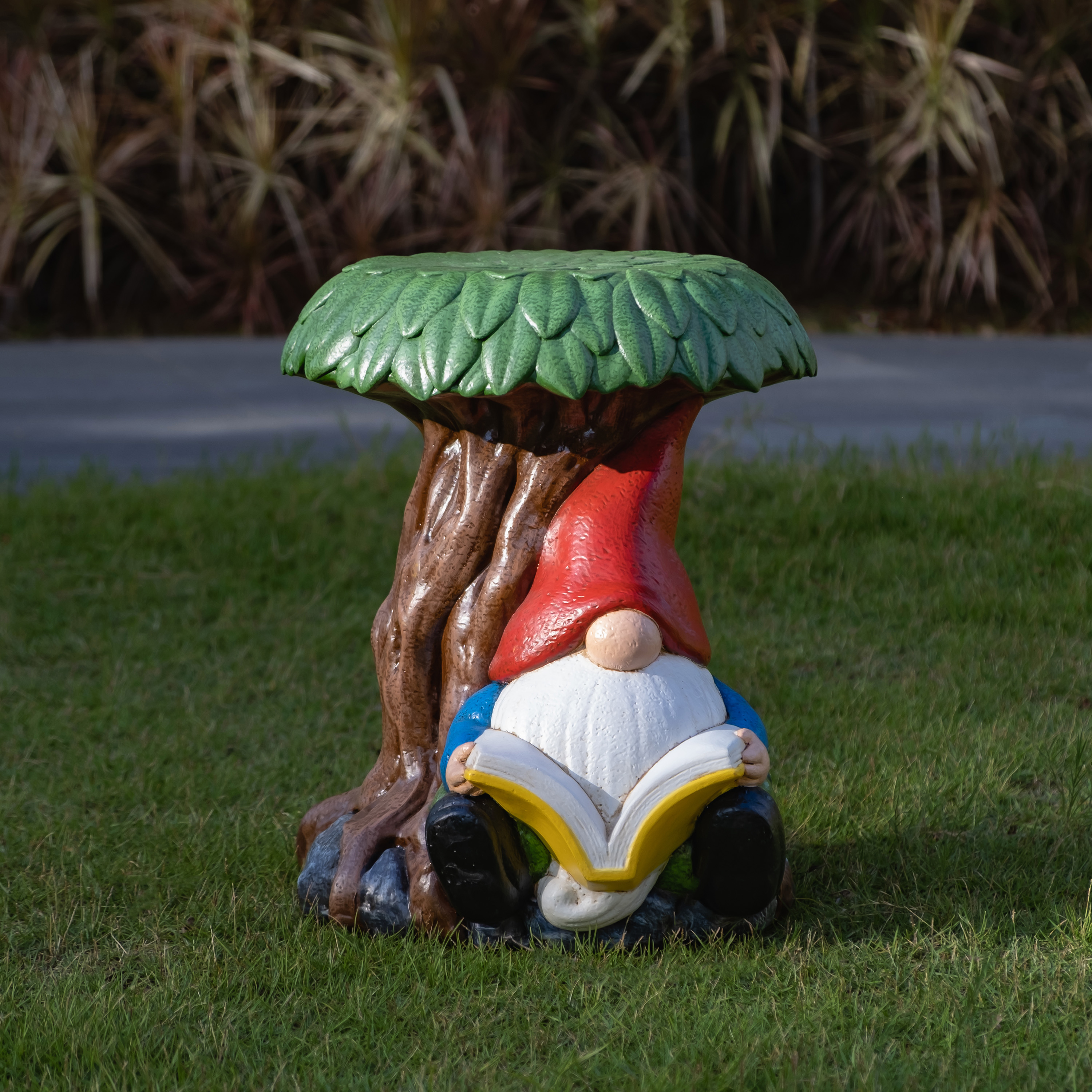 thumbnail video image 2 of Mainstays Reading Gnome Outdoor Garden Statue, Weather-Resistant, 2 of 8