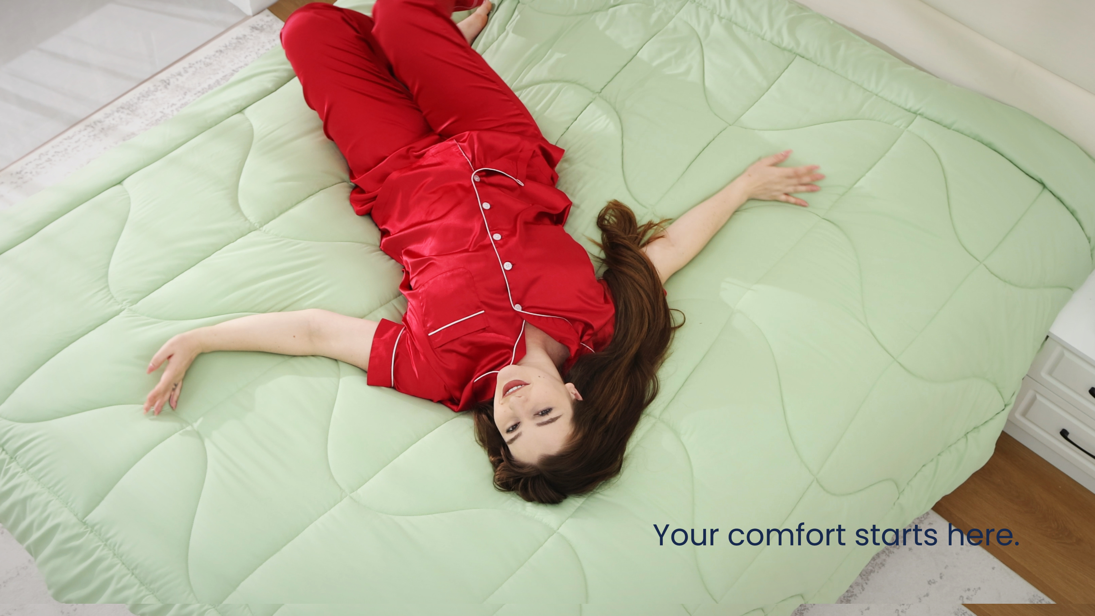 thumbnail video image 2 of WISHEAD Full Comforter Duvet Insert, Reversible Quilted with Corner Tabs, Ultra Soft for All Season, Hotel Down Alternative Cooling Breathable Bedding, Machine Washable (Green, 82" x 86"), 2 of 9