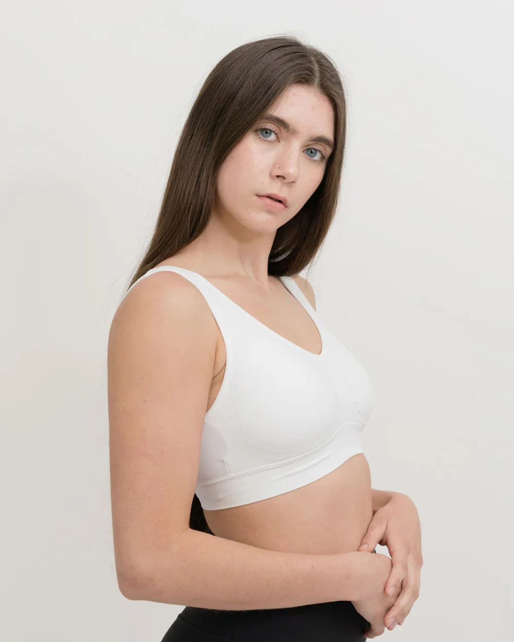 thumbnail video image 2 of Coobie Women's Seamless Full Coverage Comfort Bra 9060,White,Medium Size, 2 of 9