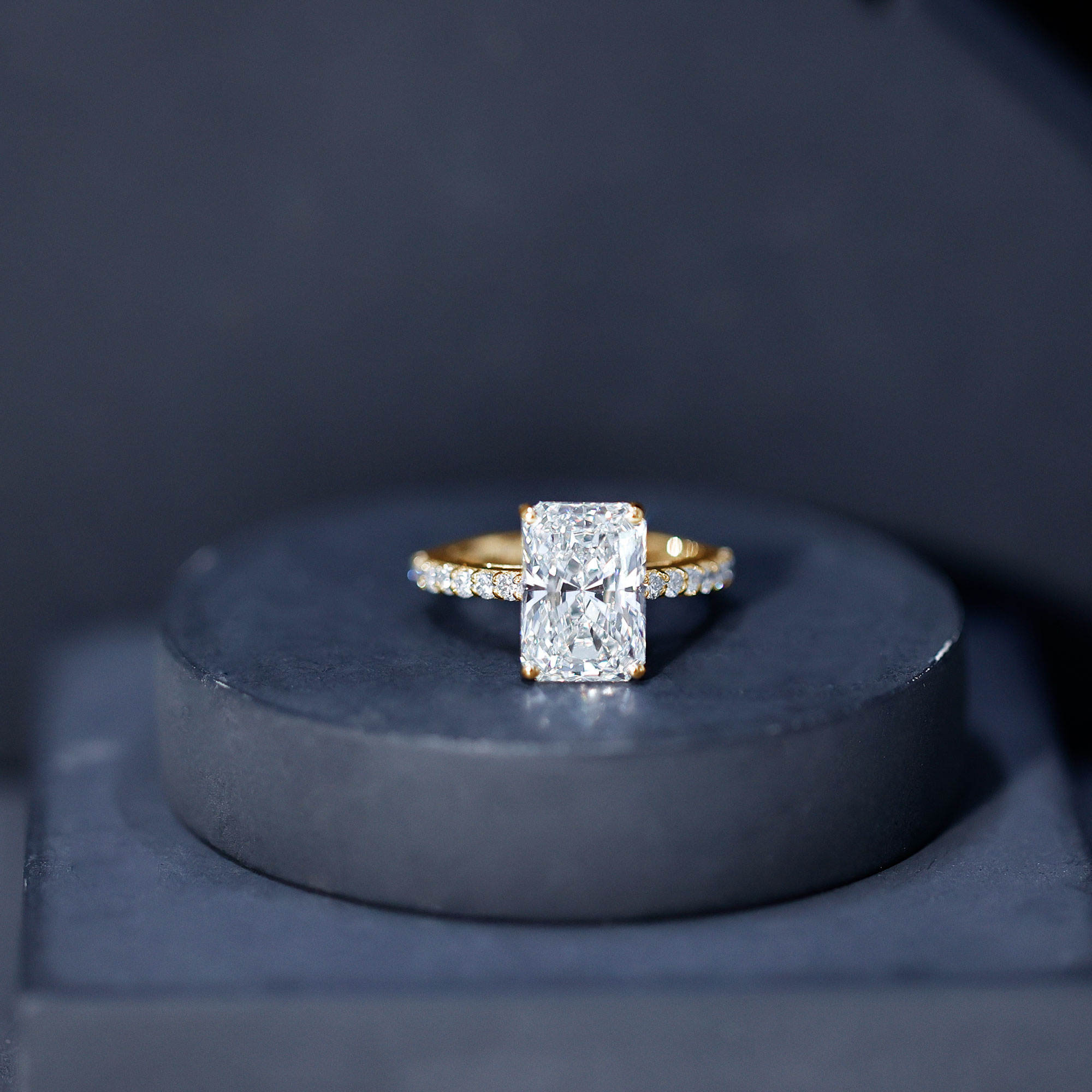 thumbnail video image 2 of Rosec Jewels IGI Certified Lab Grown Diamond Big Engagement Ring (E-VS1 Grade) - 4 Carat Radiant Cut Diamond Ring with Hidden Halo, 18K Yellow Gold, US 7.50, 2 of 9