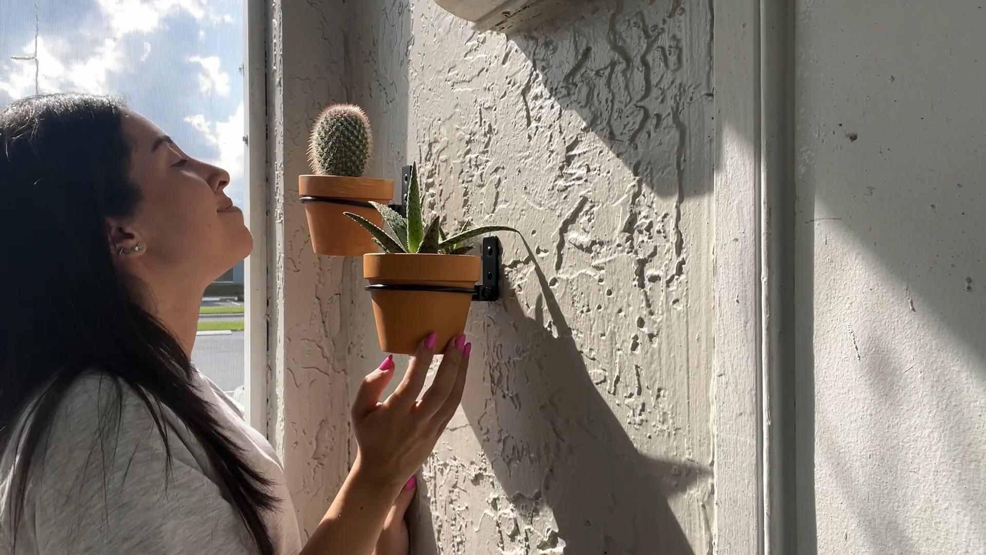 thumbnail video image 2 of Foldable Flower Pot holder Ring for Wall Mount 4 Inch 3 Pcs – Heavy Duty Metal Round Planter Hooks, 2 of 9