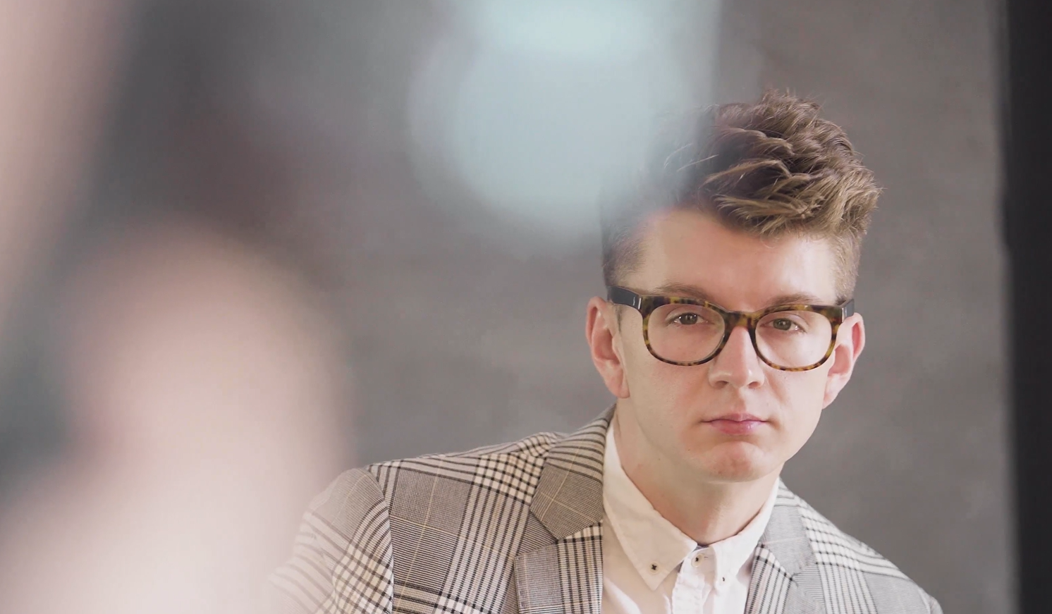 thumbnail video image 2 of Serman Brands Money Clip Wallet | Mens Wallets slim | Front Pocket | RFID Blocking Card Holder | Minimalist Mini Bifold | Ruby Red, 2 of 7