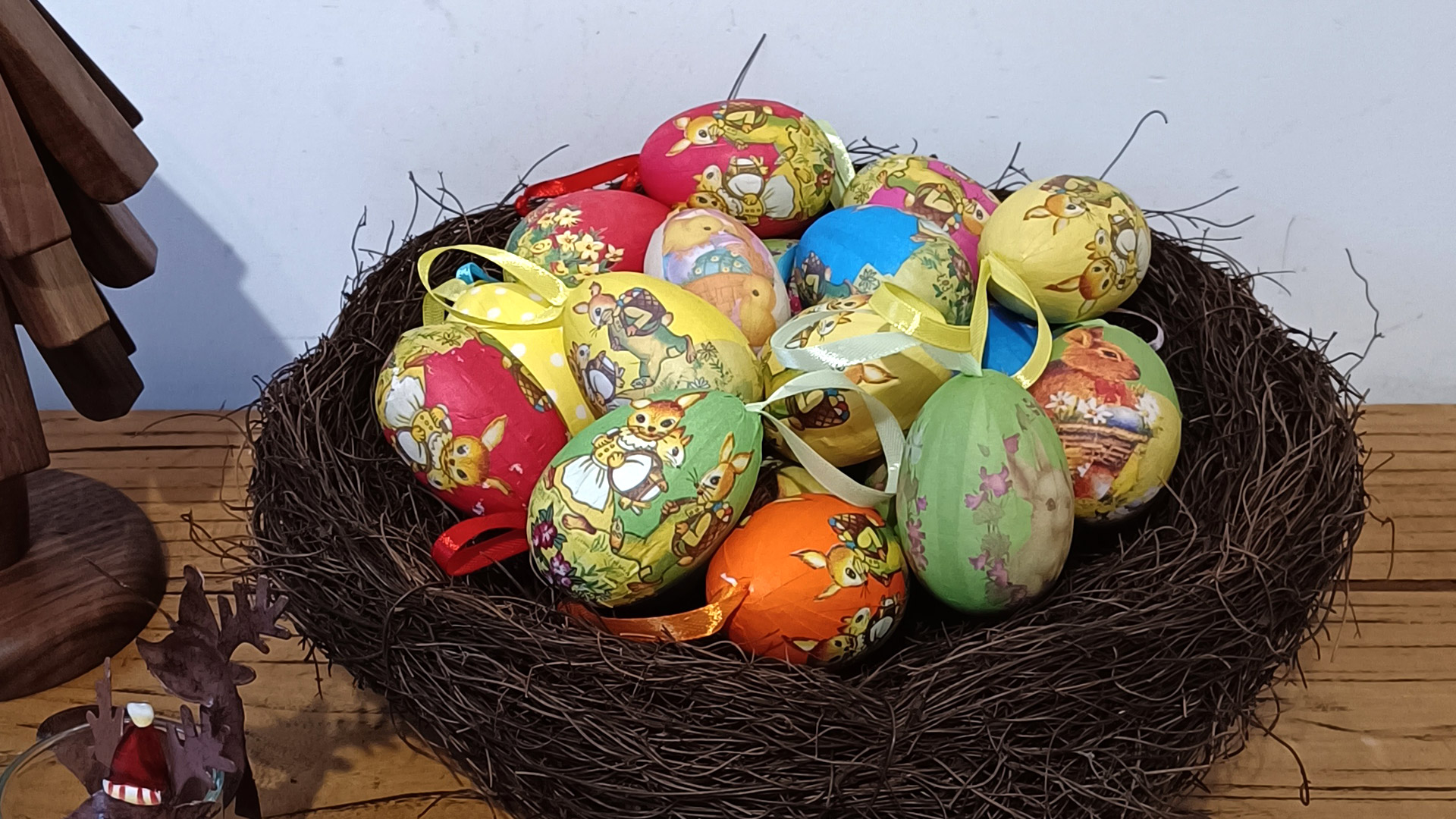 thumbnail video image 2 of Gardeningwill Vintage Easter Colorful Paper Mache Foam Egg Hanging Ornaments, Set of 12, 2 of 5