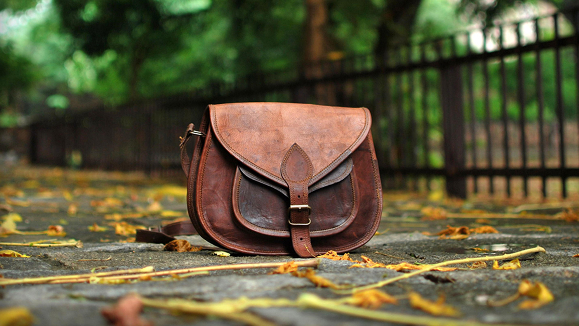 thumbnail video image 2 of Rustic town 13" Genuine Leather Handmade Crossbody Sling Handbag for Ladies, 2 of 7