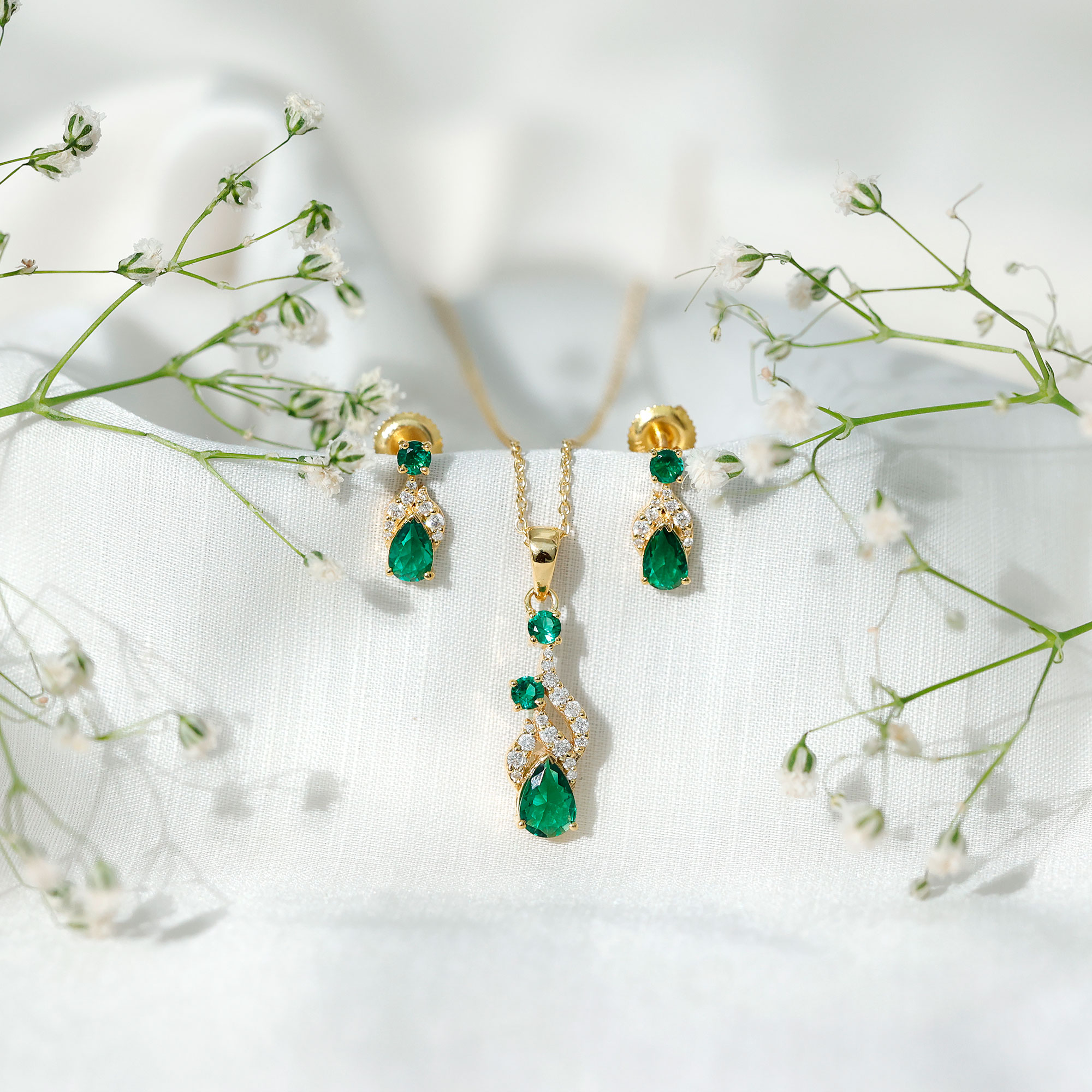 thumbnail video image 2 of Rosec Jewels Lab Created Emerald Dangle Jewelry Set with Diamond for Women - AAAA Quality, 14K Yellow Gold, 2 of 7