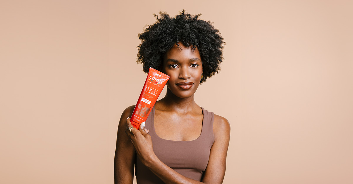thumbnail video image 2 of Cantu Ultra Moisture Nourishing Hair Mask with Batana Oil & Jamaican Black Castor Oil, 10 oz, 2 of 12