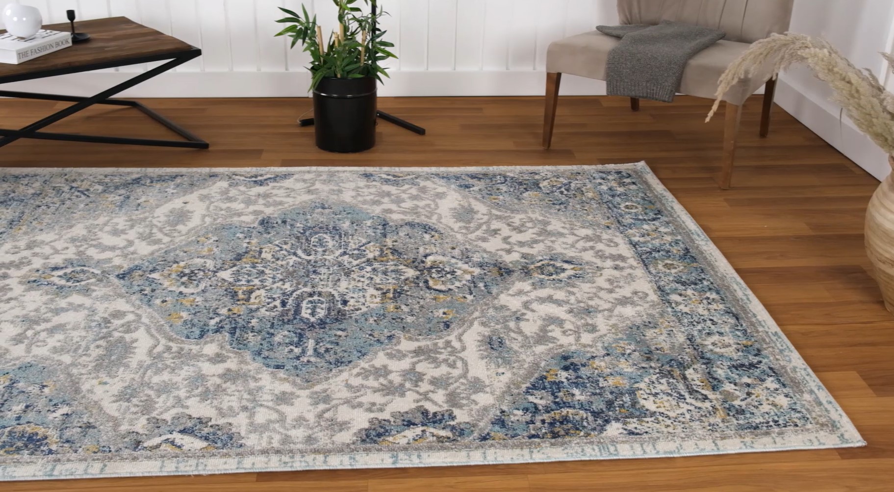 thumbnail video image 2 of Luxe Weavers Vintage Oriental Ivory 9x12 Area Rug for Living Room, 2 of 8