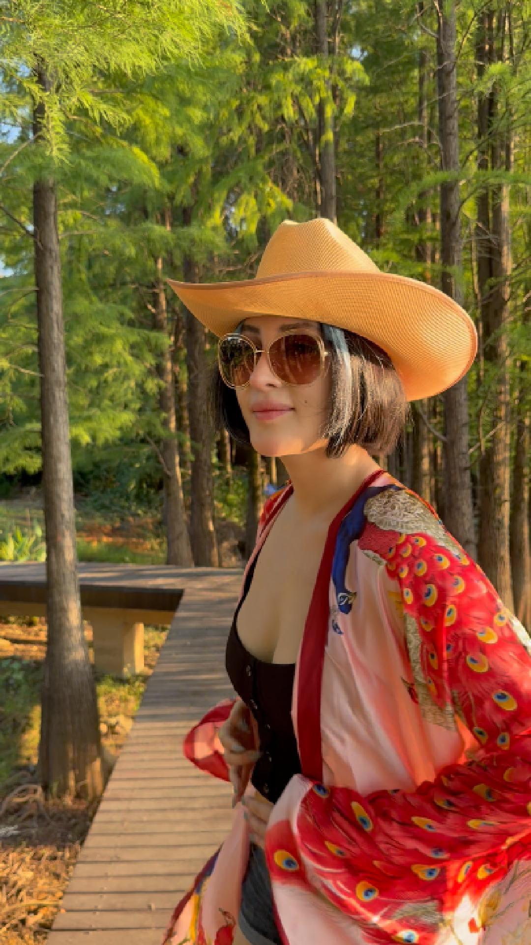 thumbnail video image 2 of WeHello Women's shirt peacock print kimono long style clothes summer casual swimsuit cardigan, 2 of 5