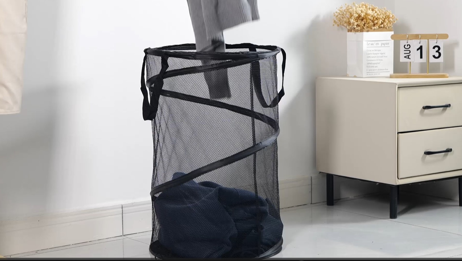 thumbnail video image 2 of Okaka Pop-Up Collapsible Mesh Laundry Hamper Foldable Dirty Clothes Basket Black 75L, 2 of 8