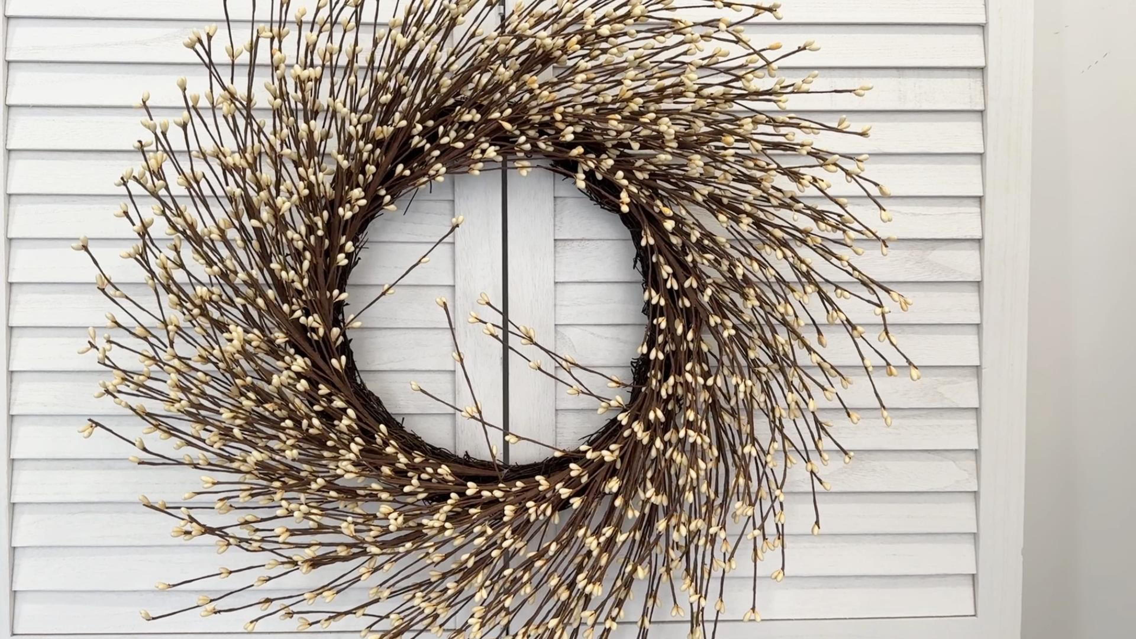 thumbnail video image 2 of 24 Inch Front Door Wreath Spring Summer Winter Cream Berry Wreath with Large Grapevine Wreath for all seasons, 2 of 12