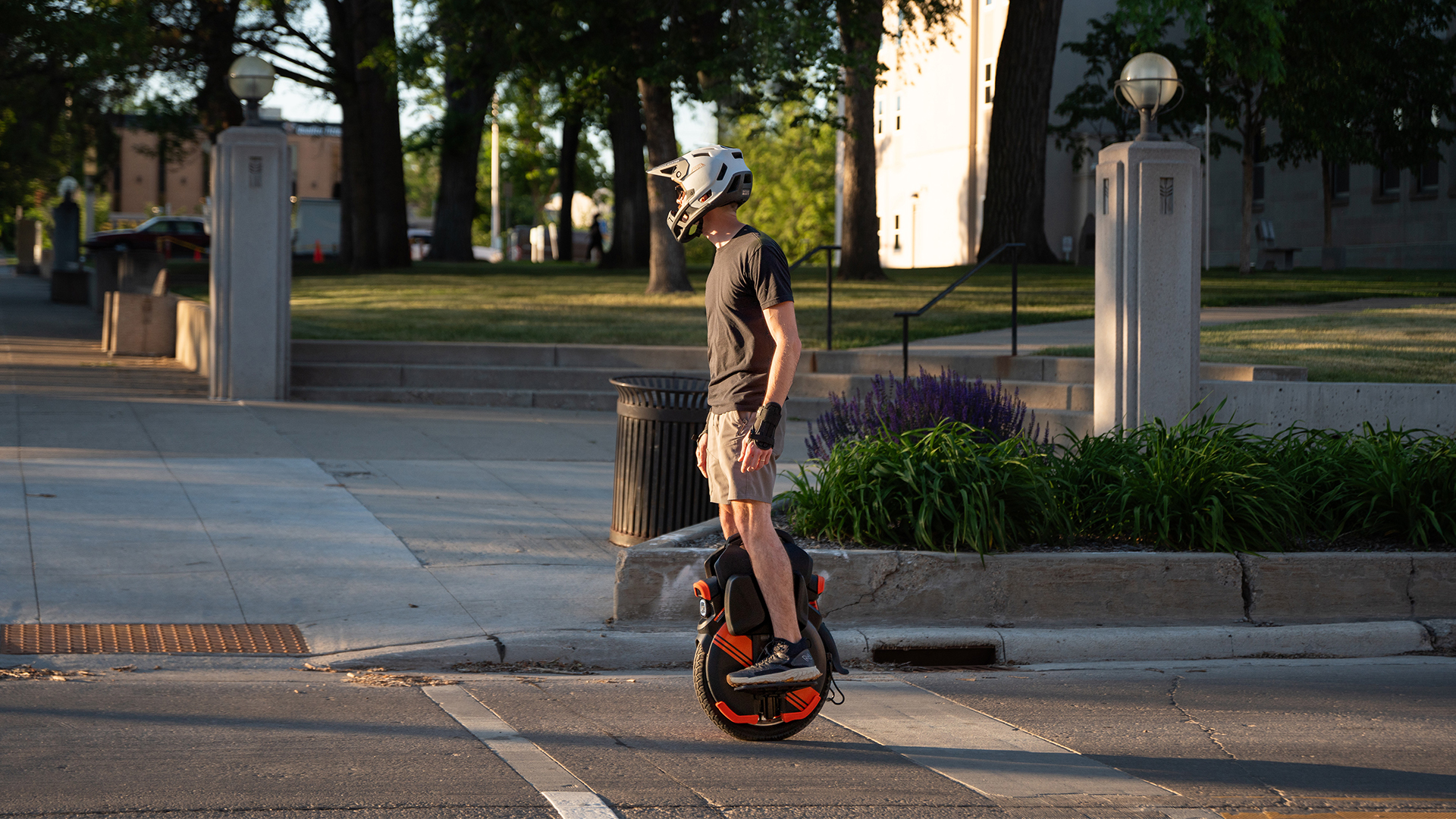INMOTION V11Y Electric Unicycle, 18-inch Off-Road Tire, 2500W