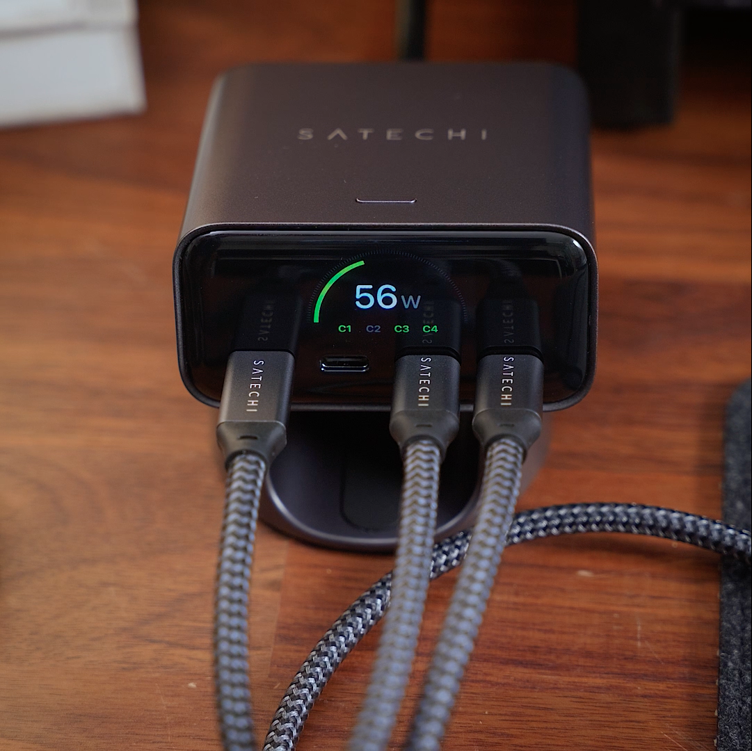 thumbnail video image 2 of Satechi ChargeView 140W Desktop Charger, 4-Port USB-C, Space Black, 2 of 7