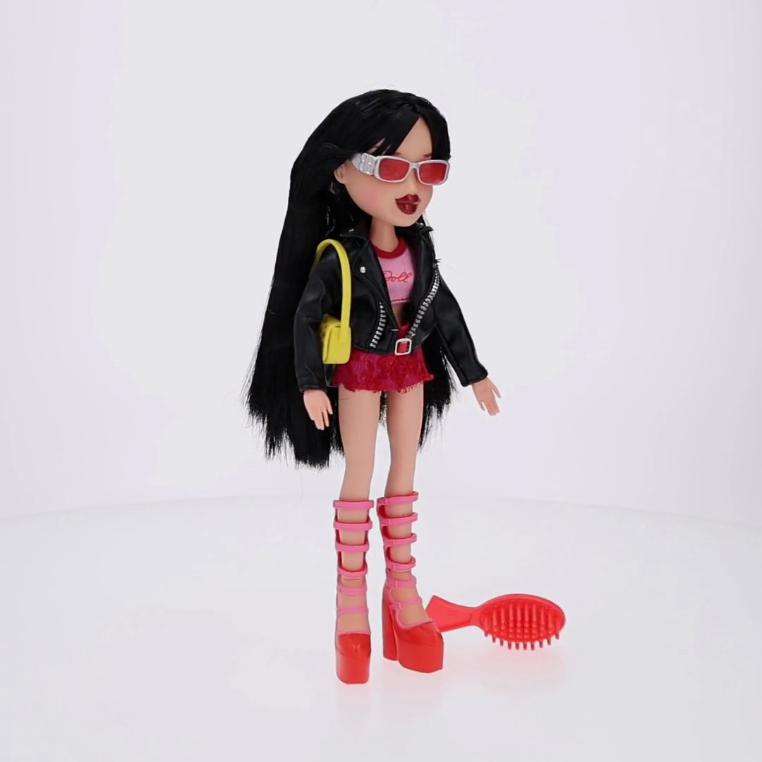 Free Shipping! Bratz Goin' Out Jade Fashion Doll with Accessories
