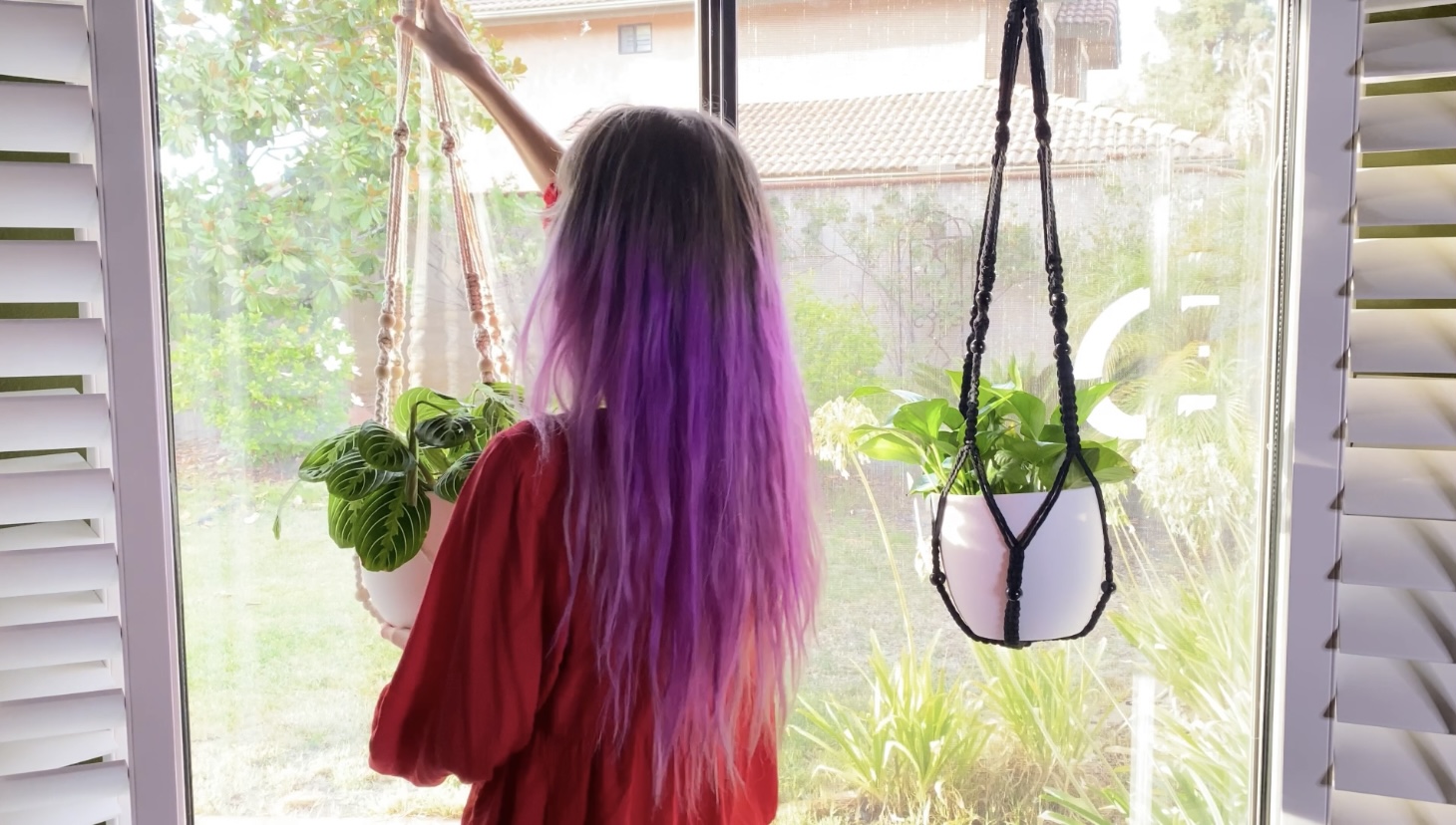 thumbnail video image 2 of Shineloha 43 inches Hanging Planter Large for 12 inch Pot (Extra Long & Extra Large) | Macrame Plant Hanger, Plant Hanger Indoor | NO Plant/Pot Included (Black), 2 of 8