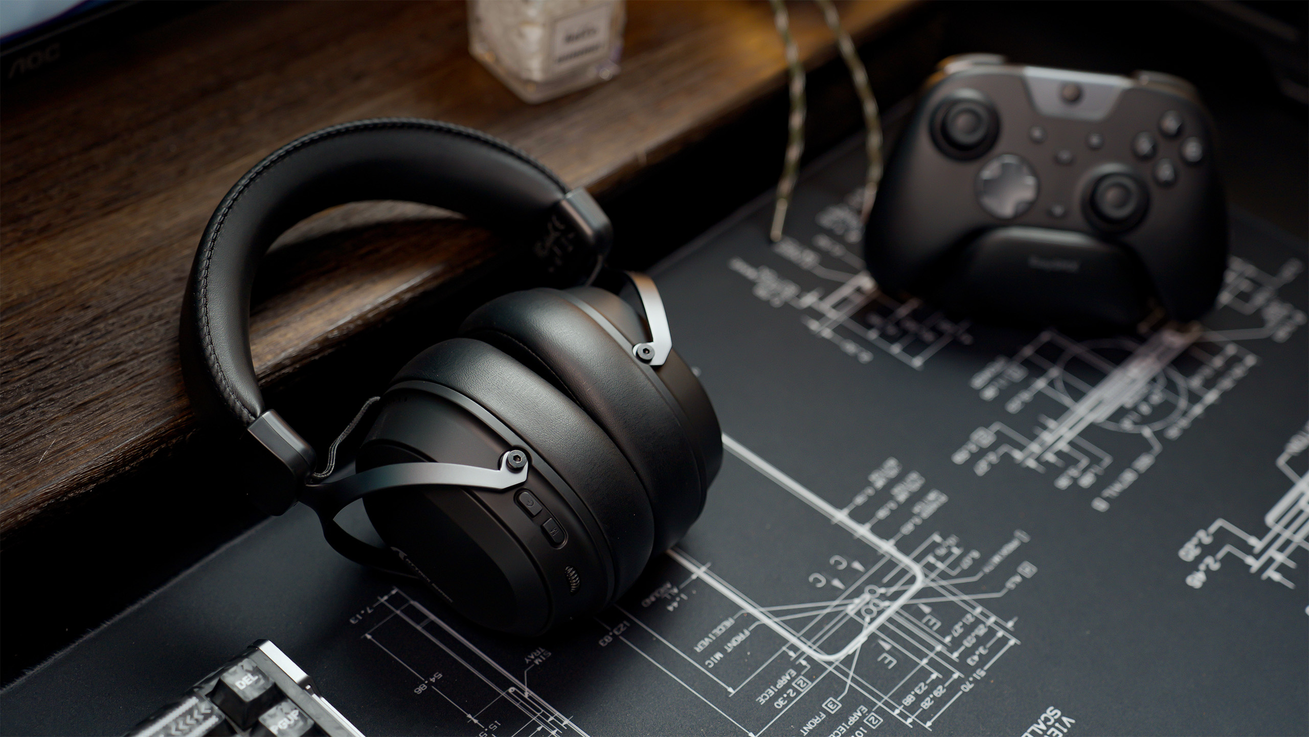 thumbnail video image 2 of ATTACK SHARK L30PRO Wireless Gaming Headset,7.1 Surround Sound, 50mm Drivers,20ms Low Latency,Detachable Noise-Canceling Microphone, Aluminum Alloy Frame,Quad-Mode Connectivity, 2 of 10