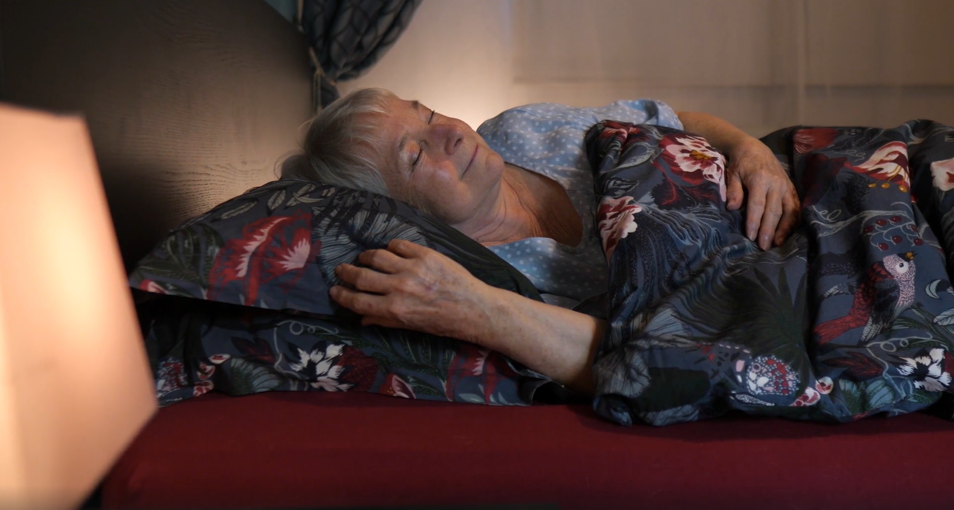 thumbnail video image 2 of Nurture 40 XXL Heavy Duty Ultra Absorbent Bed Pads with Adhesive, 36 x 36 Disposable Chux Liners, Underpads, Adult Incontinence Hospital Grade Chucks, 2 of 10