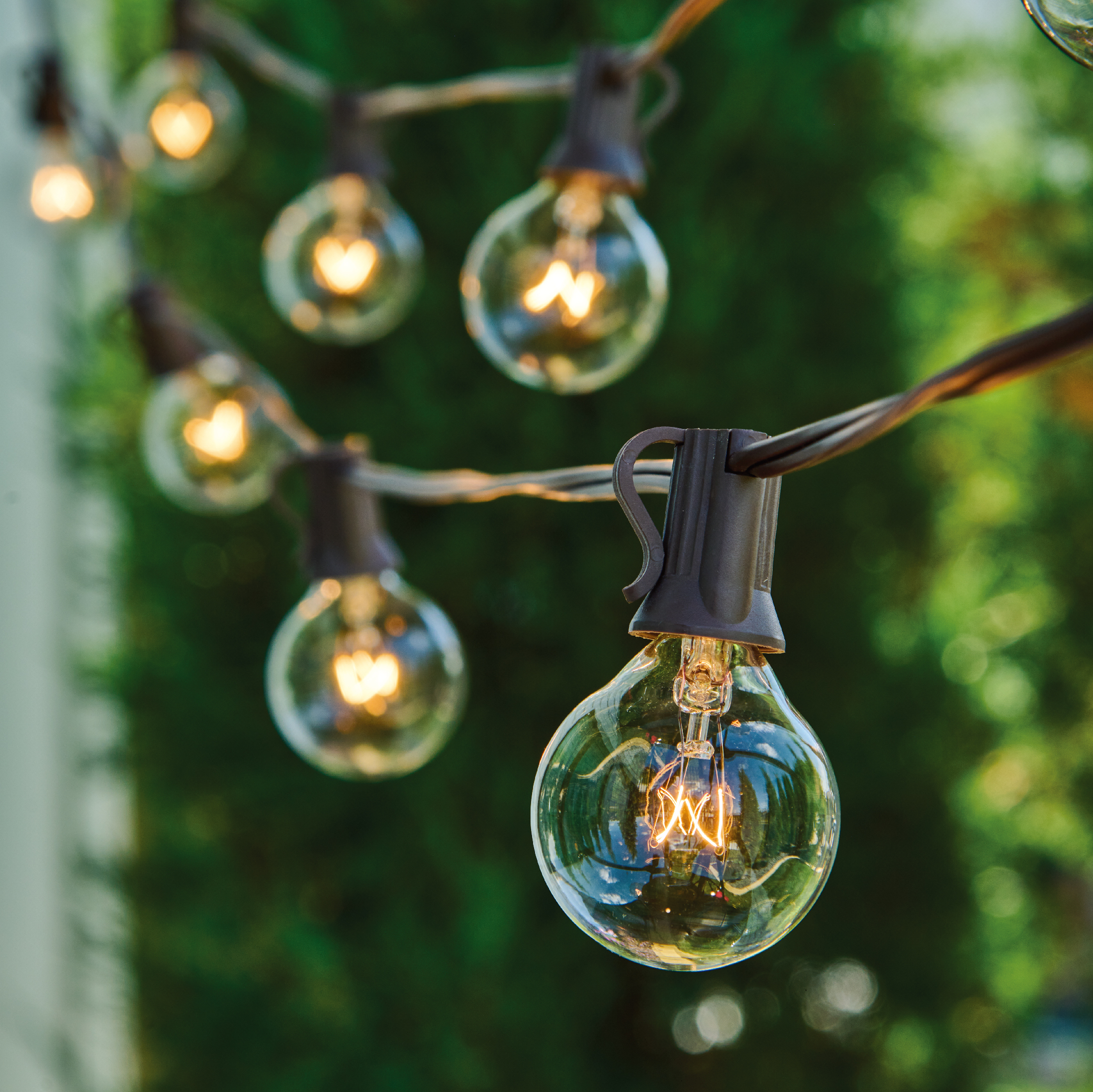 thumbnail video image 2 of Better Homes & Gardens 20-Count G40 Clear Glass Globe Outdoor Patio String Lights, 2 of 12